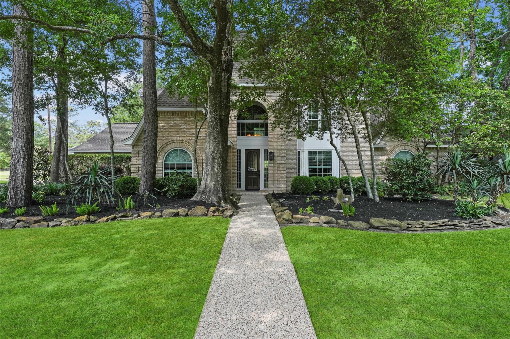 2023 Forest Garden Dr, Kingwood, TX 77345 photo