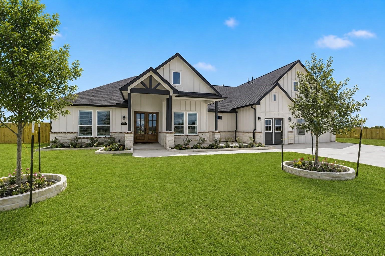 13007 Willow Dr, Needville, TX 77461