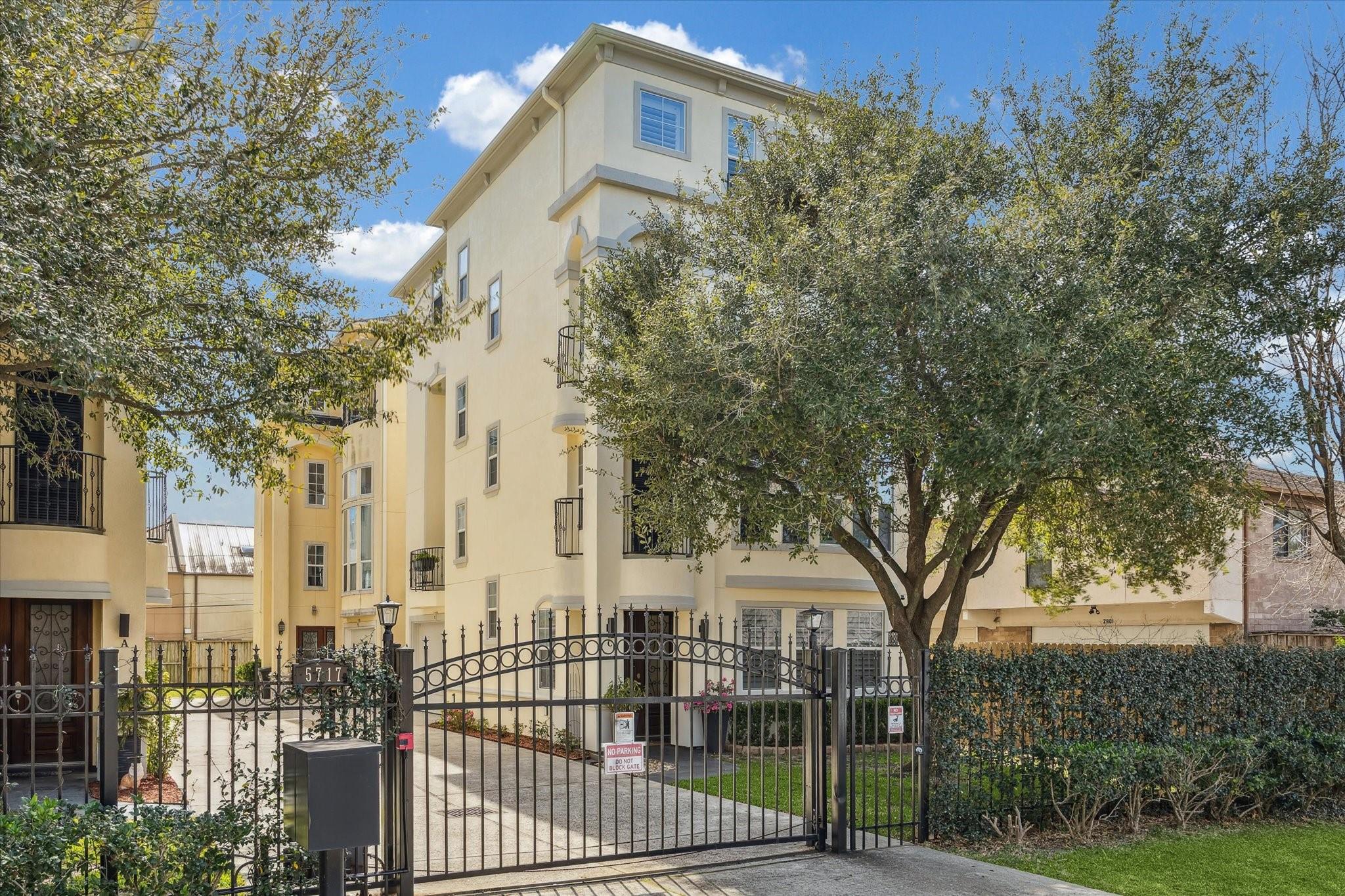 5717 Valley Verde St #C, Houston, TX 77057 photo