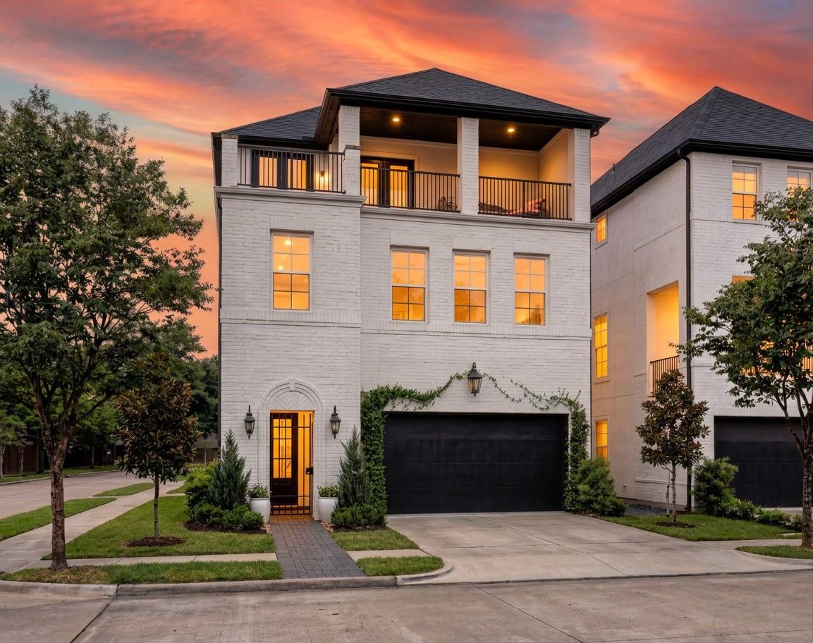 5926 Cottage Grove Lake Dr, Houston, TX 77007