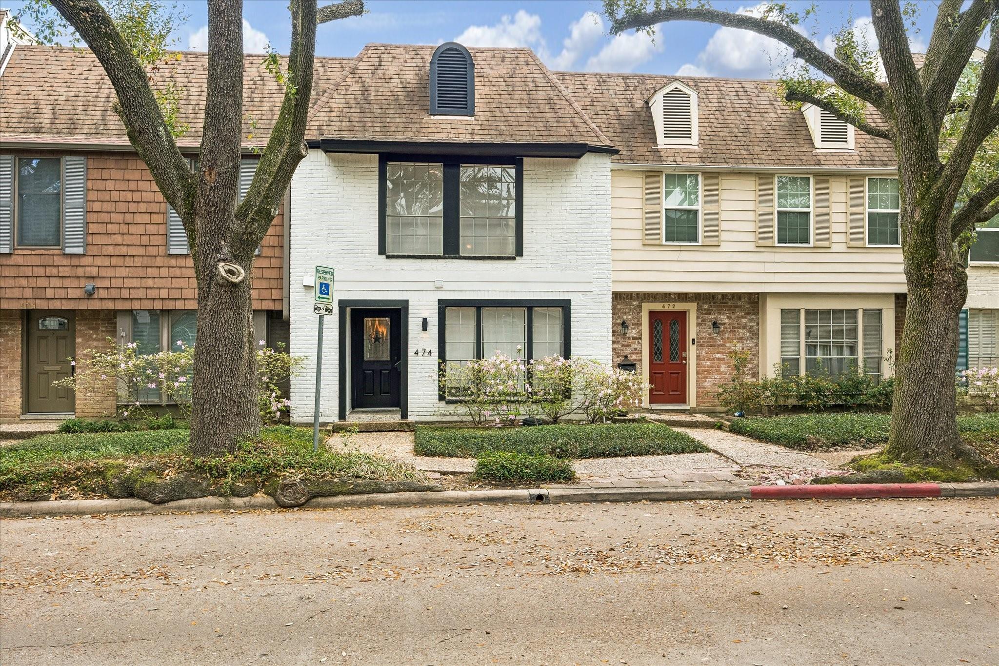 474 N Post Oak Ln, Houston, TX 77024 photo
