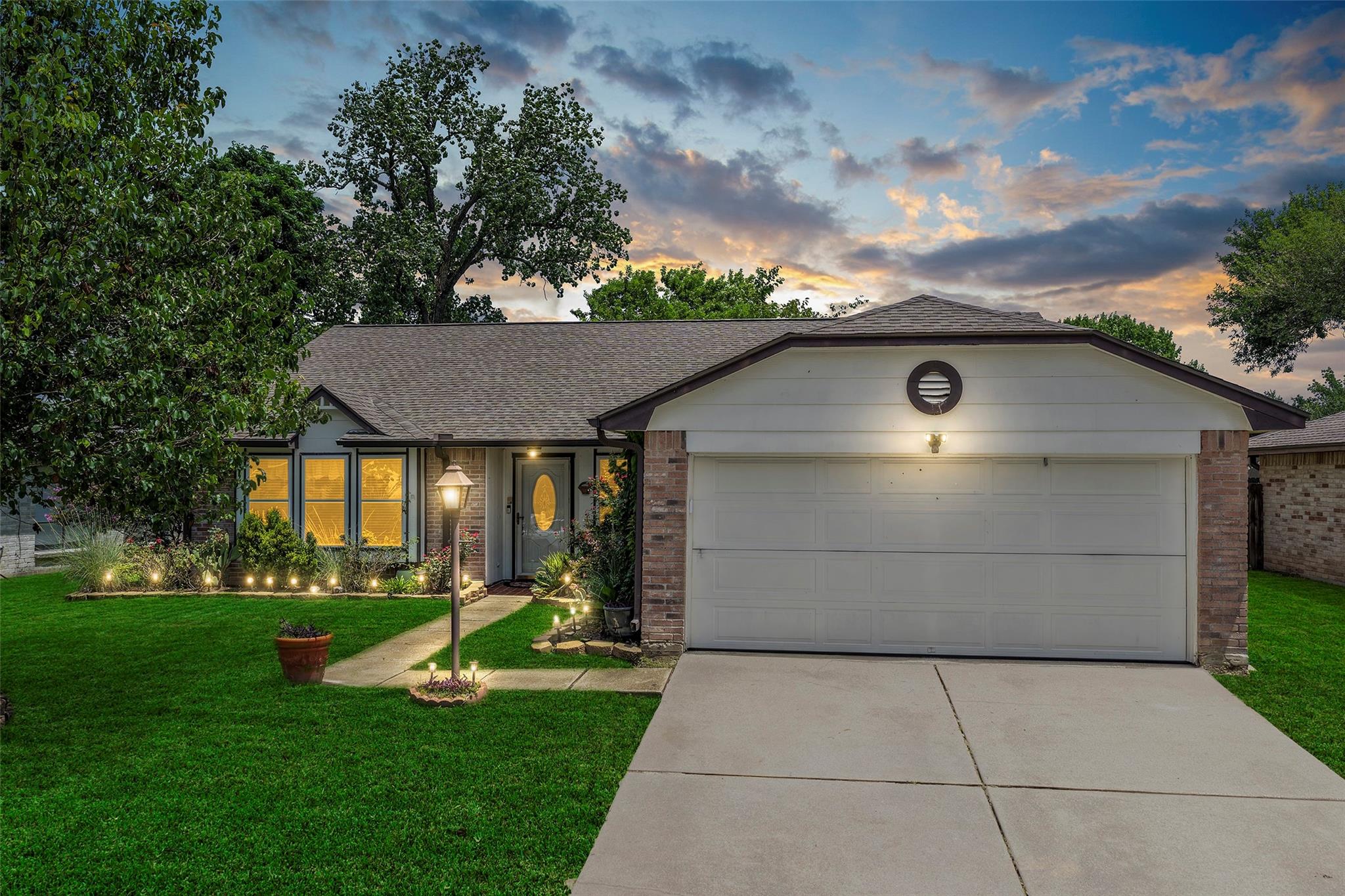 16730 Summer Dawn Ln, Houston, TX 77095