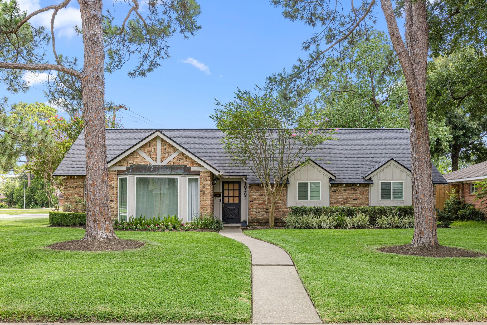 10403 Londonderry Dr, Houston, TX 77043