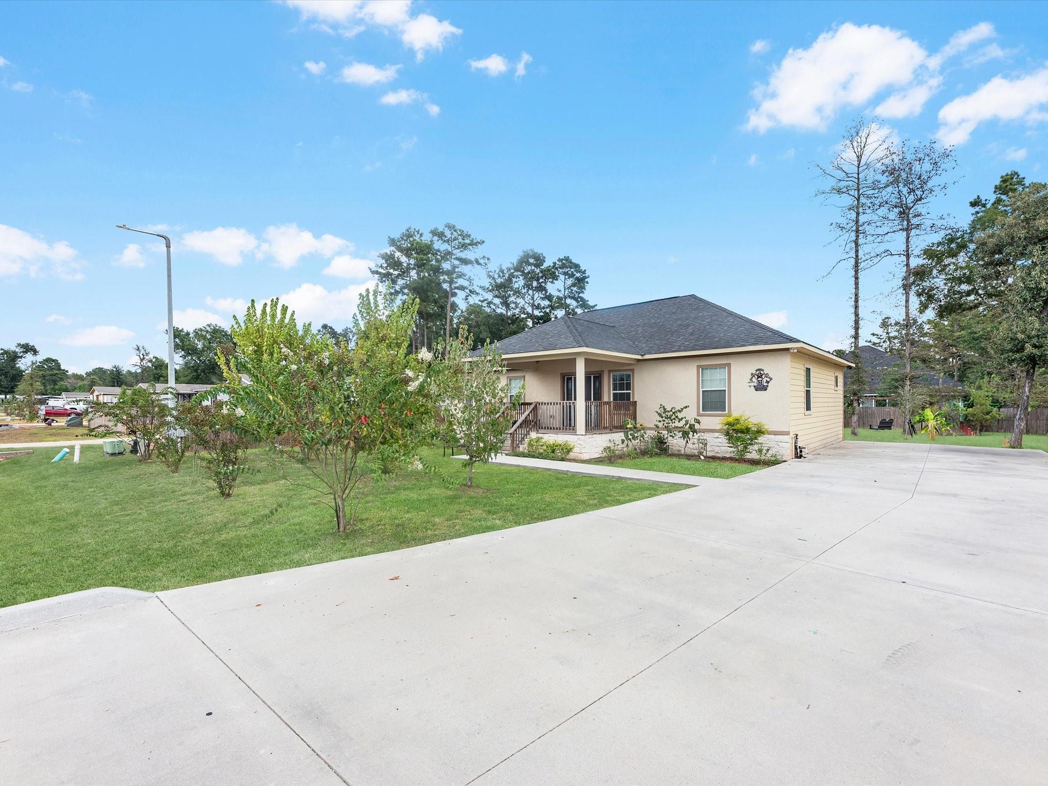 528 Draylon Dr, Conroe, TX 77303 photo