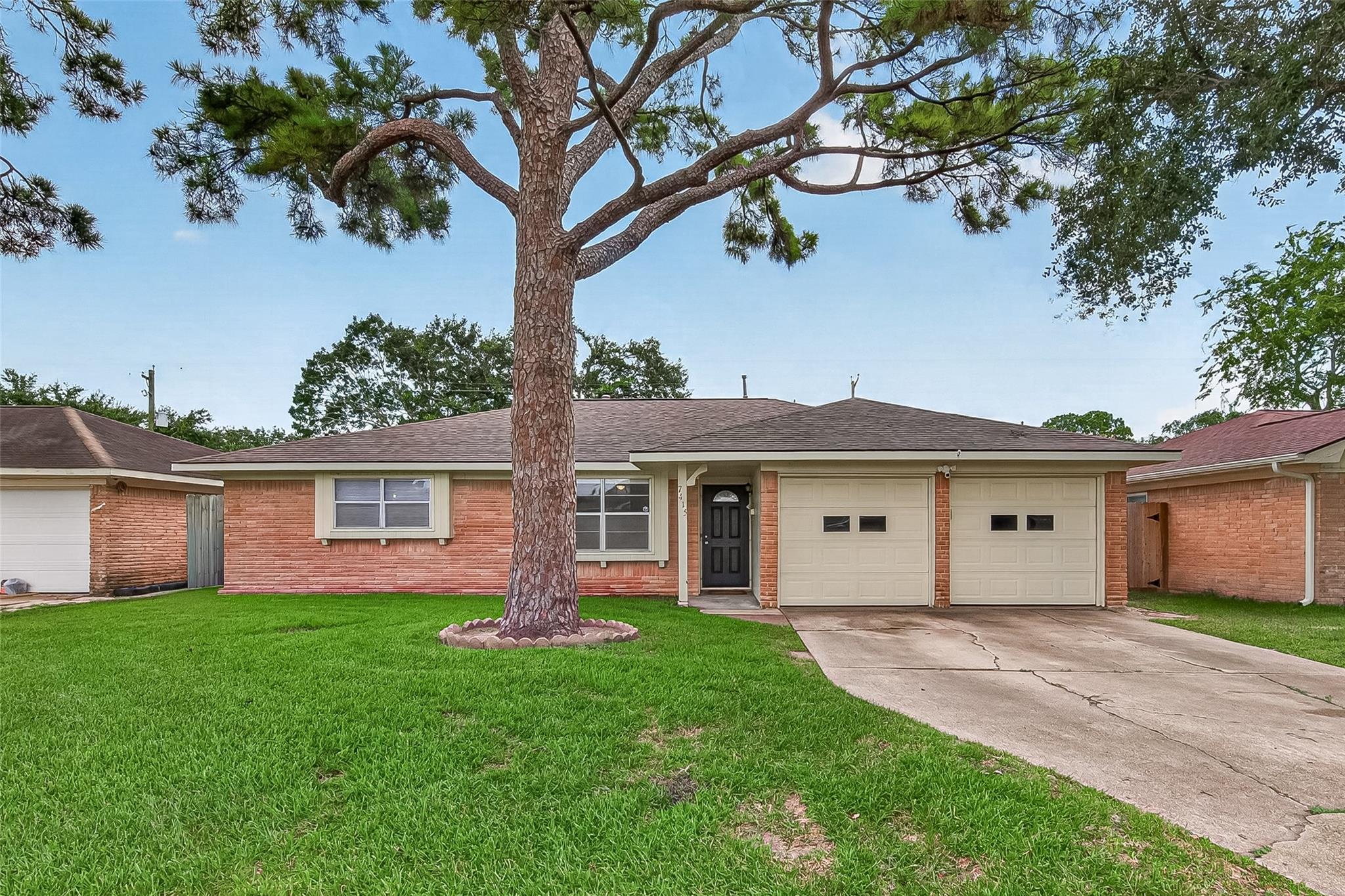 7415 Troulon Dr, Houston, TX 77074 photo