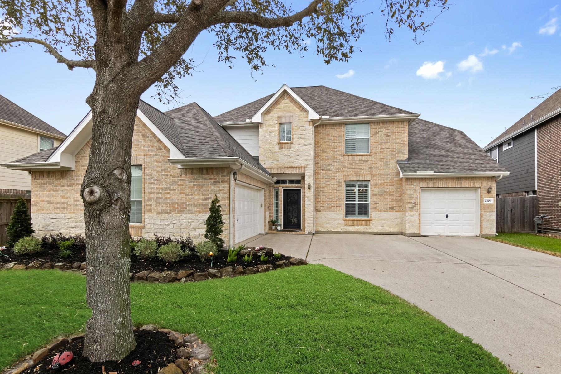 2209 Lisa Ln, Deer Park, TX 77536
