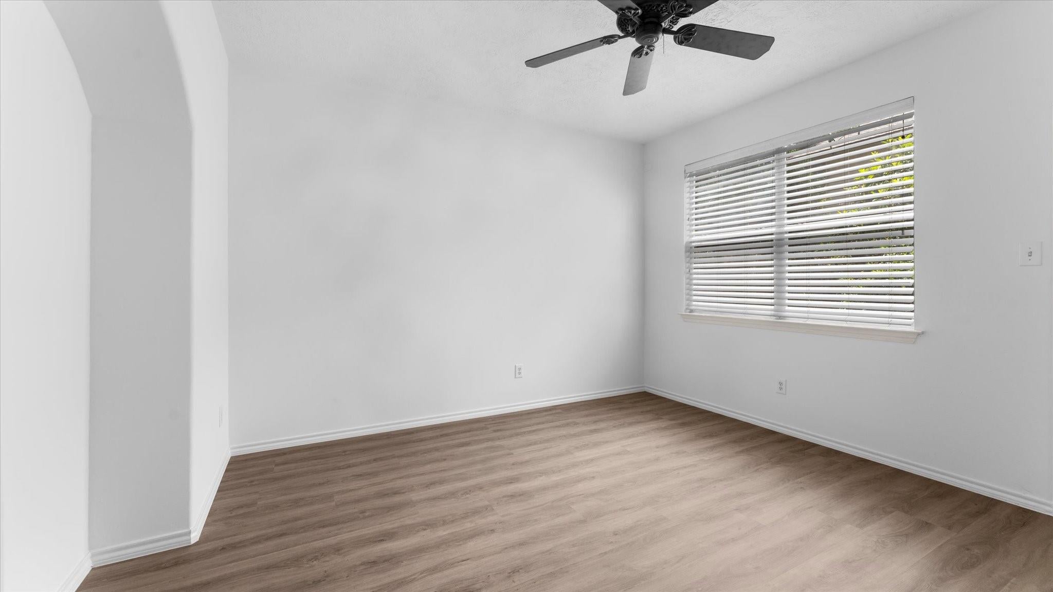 118 Burberry Park, The Woodlands, TX 77382 photo