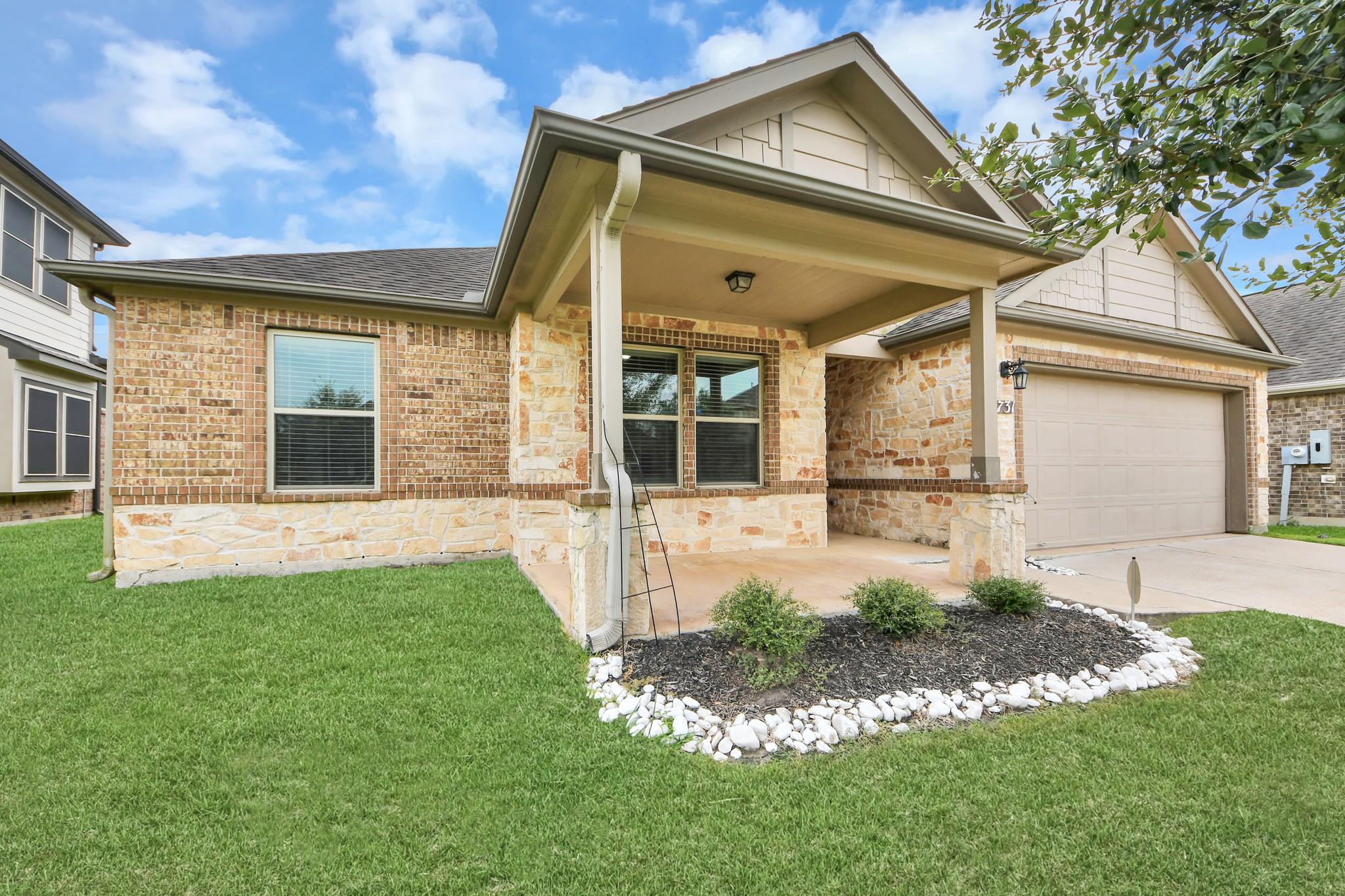 731 Rim Water Dr, Alvin, TX 77511 photo
