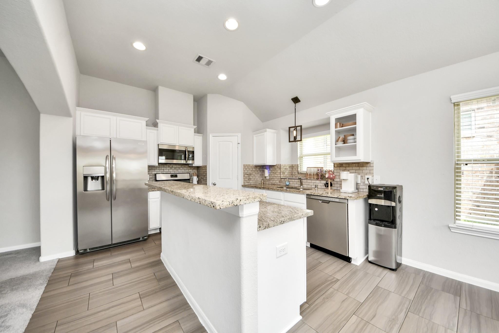 731 Rim Water Dr, Alvin, TX 77511 photo