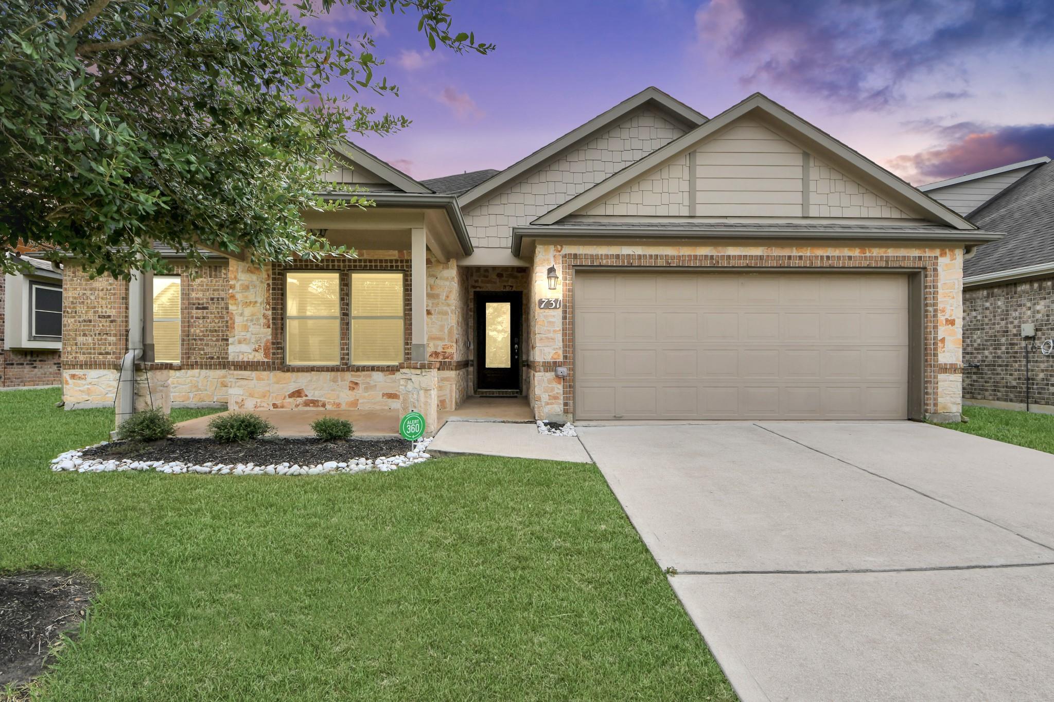 731 Rim Water Dr, Alvin, TX 77511