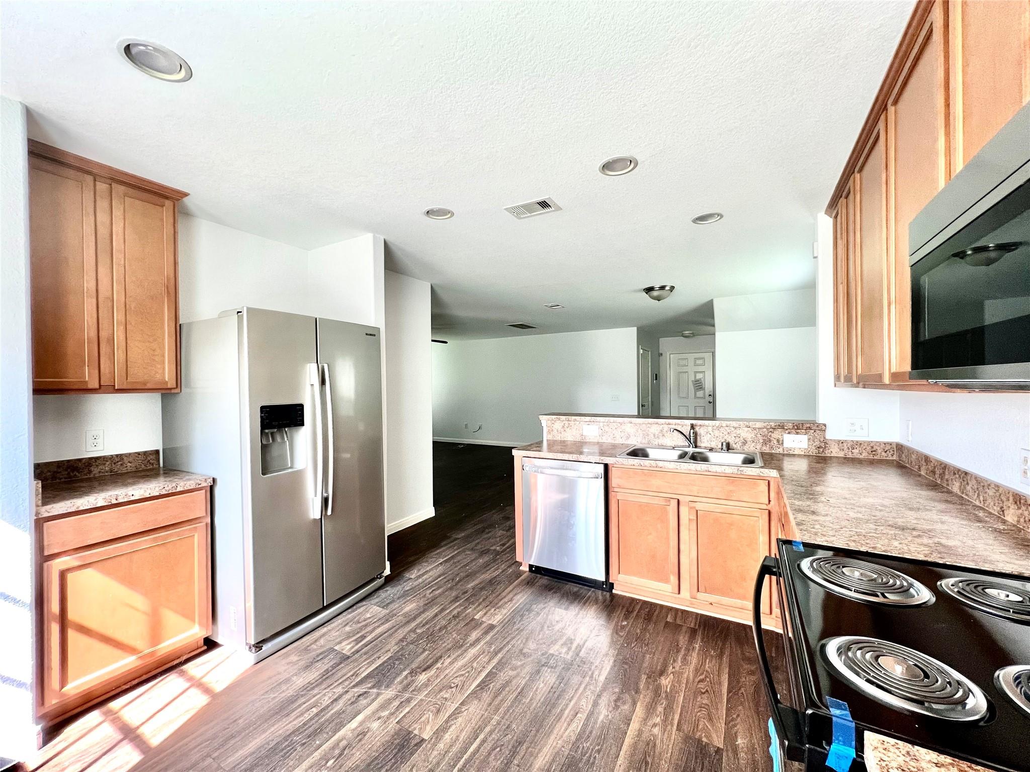 10118 Dawson Hill Ln, Houston, TX 77044 photo