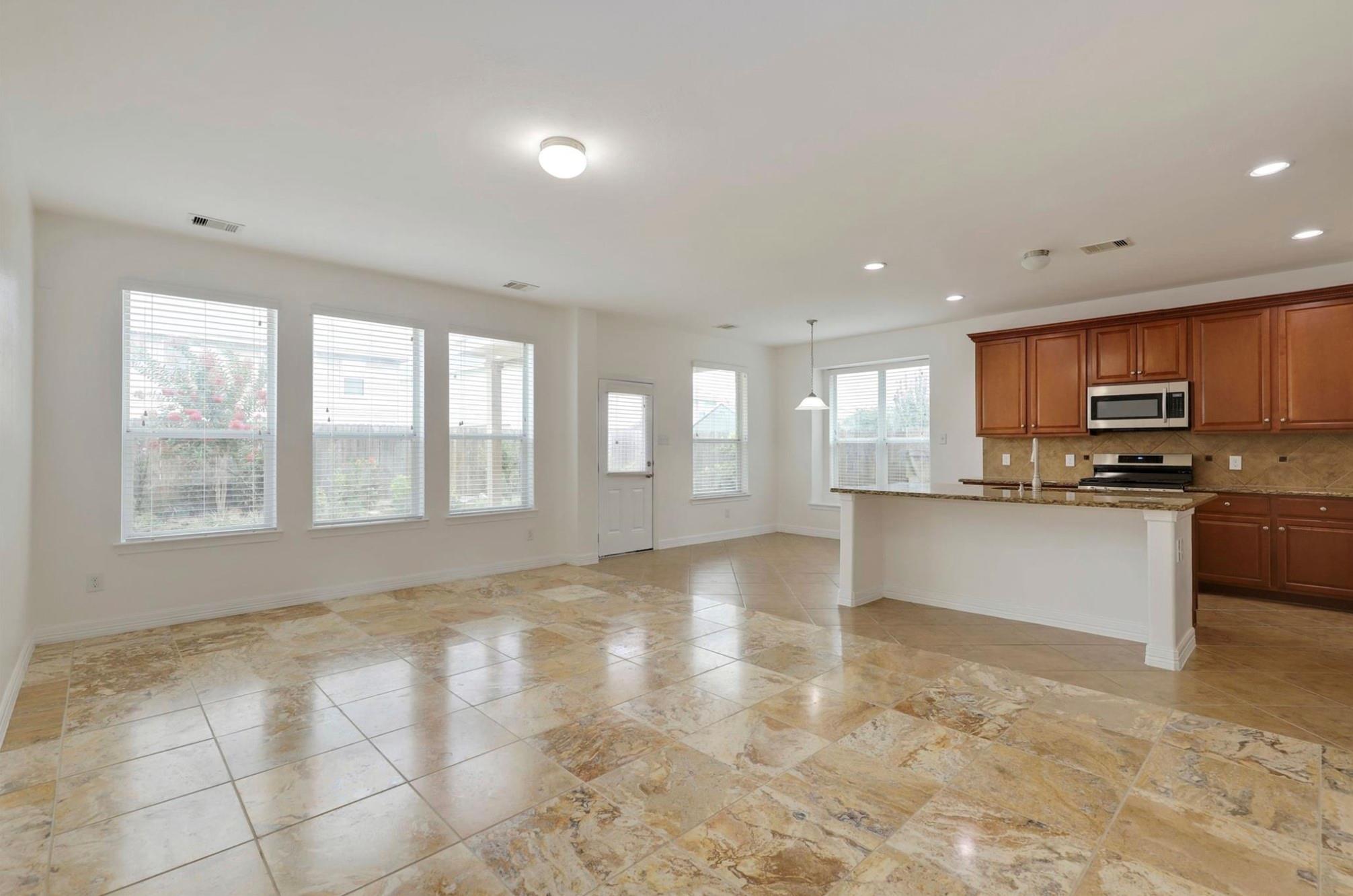2110 Mateo Park Dr, Houston, TX 77047 photo