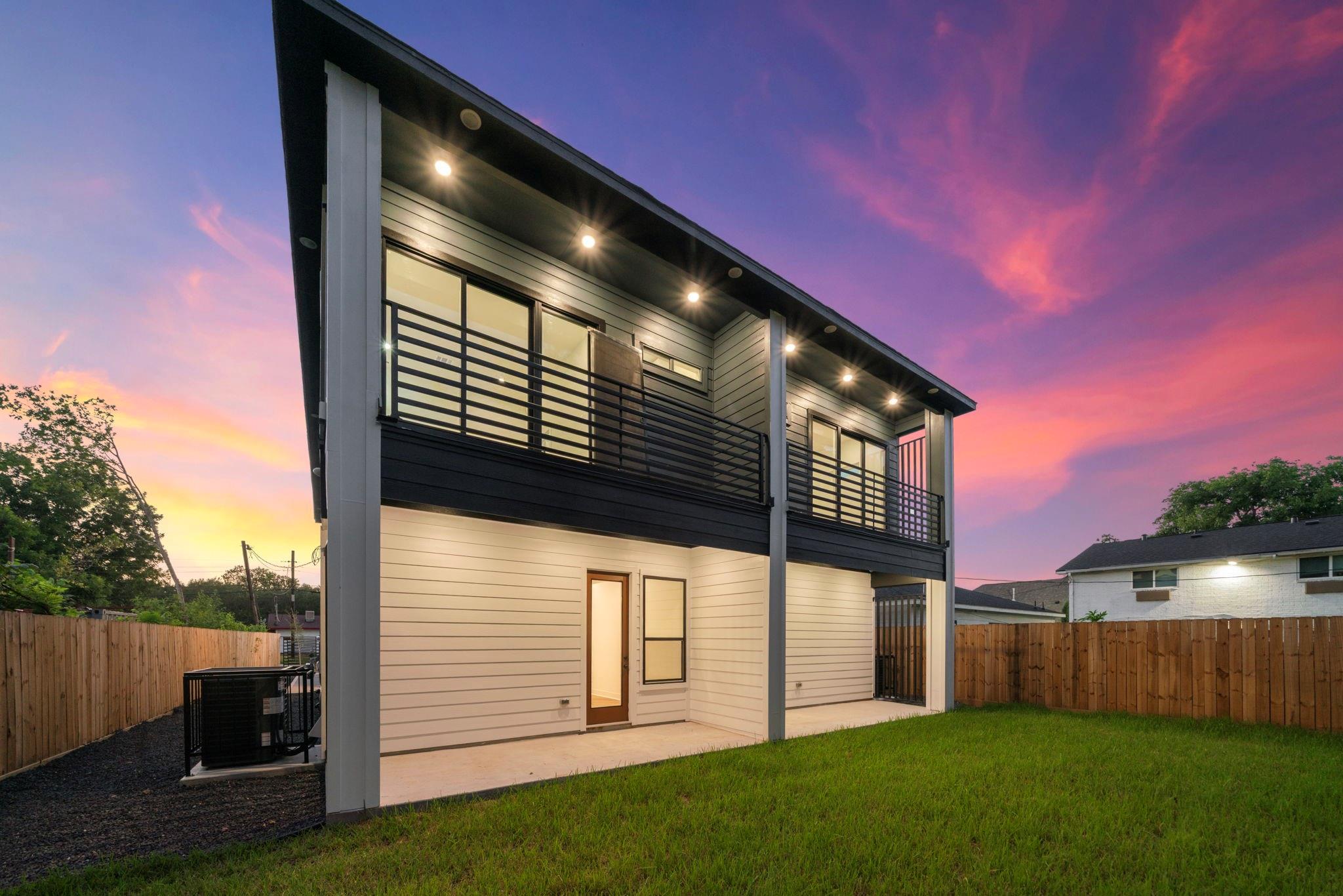 8011 Bowen St #A B, Houston, TX 77051 photo