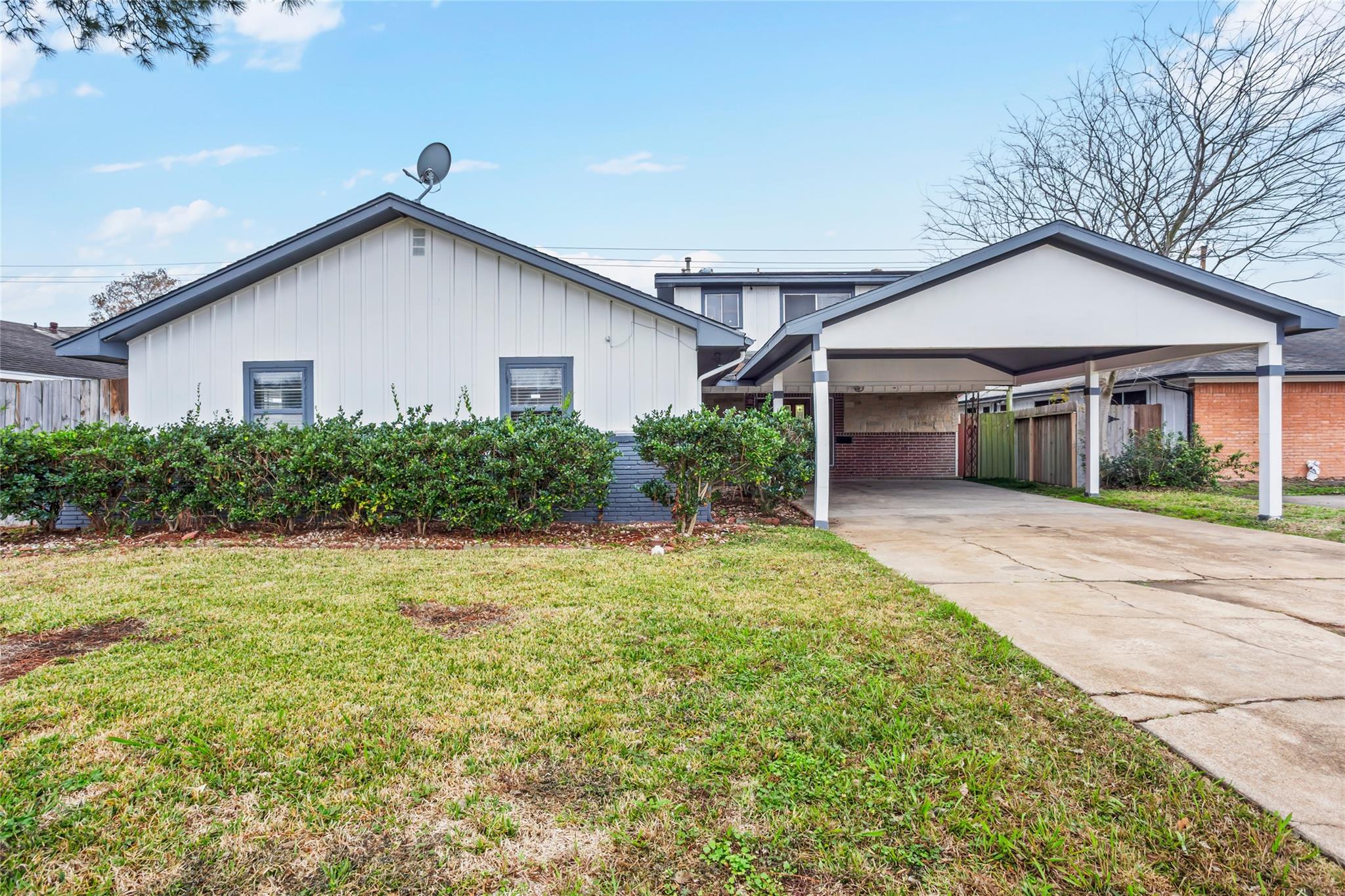 8406 Glen Valley Dr, Houston, TX 77061