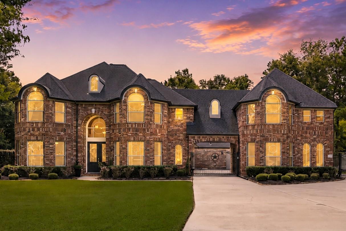 9010 Willow Spring Ln, Conroe, TX 77302