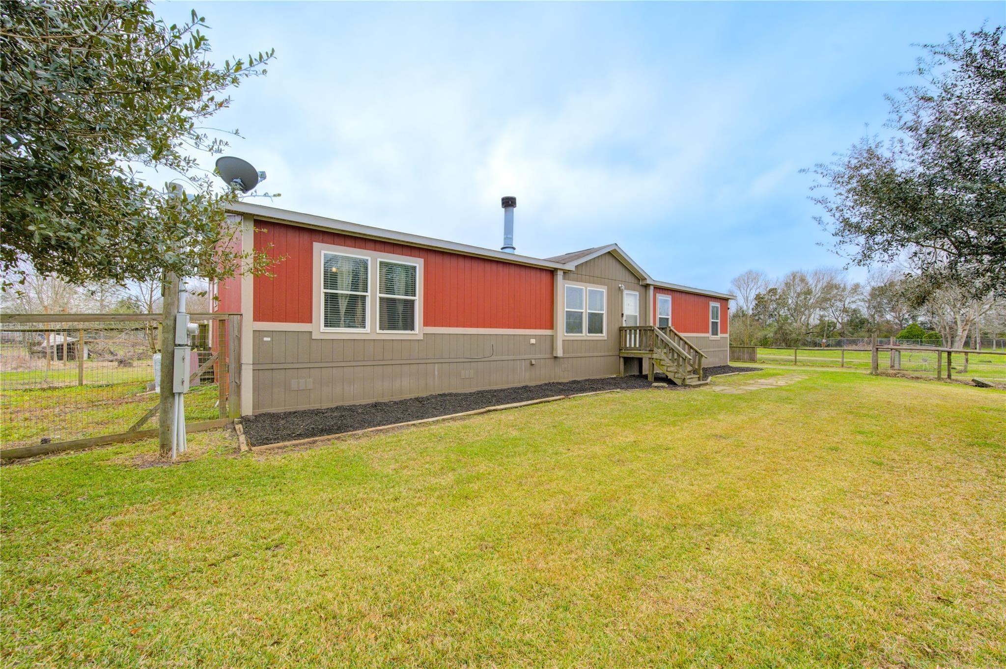 2923 County Road 292, Alvin, TX 77511 photo