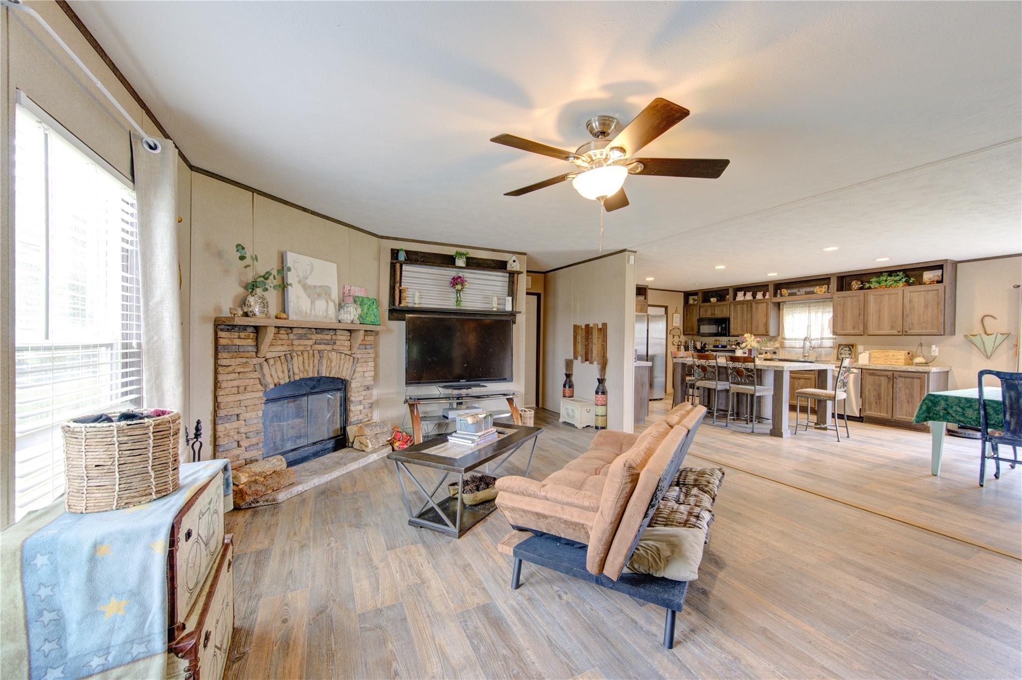2923 County Road 292, Alvin, TX 77511 photo