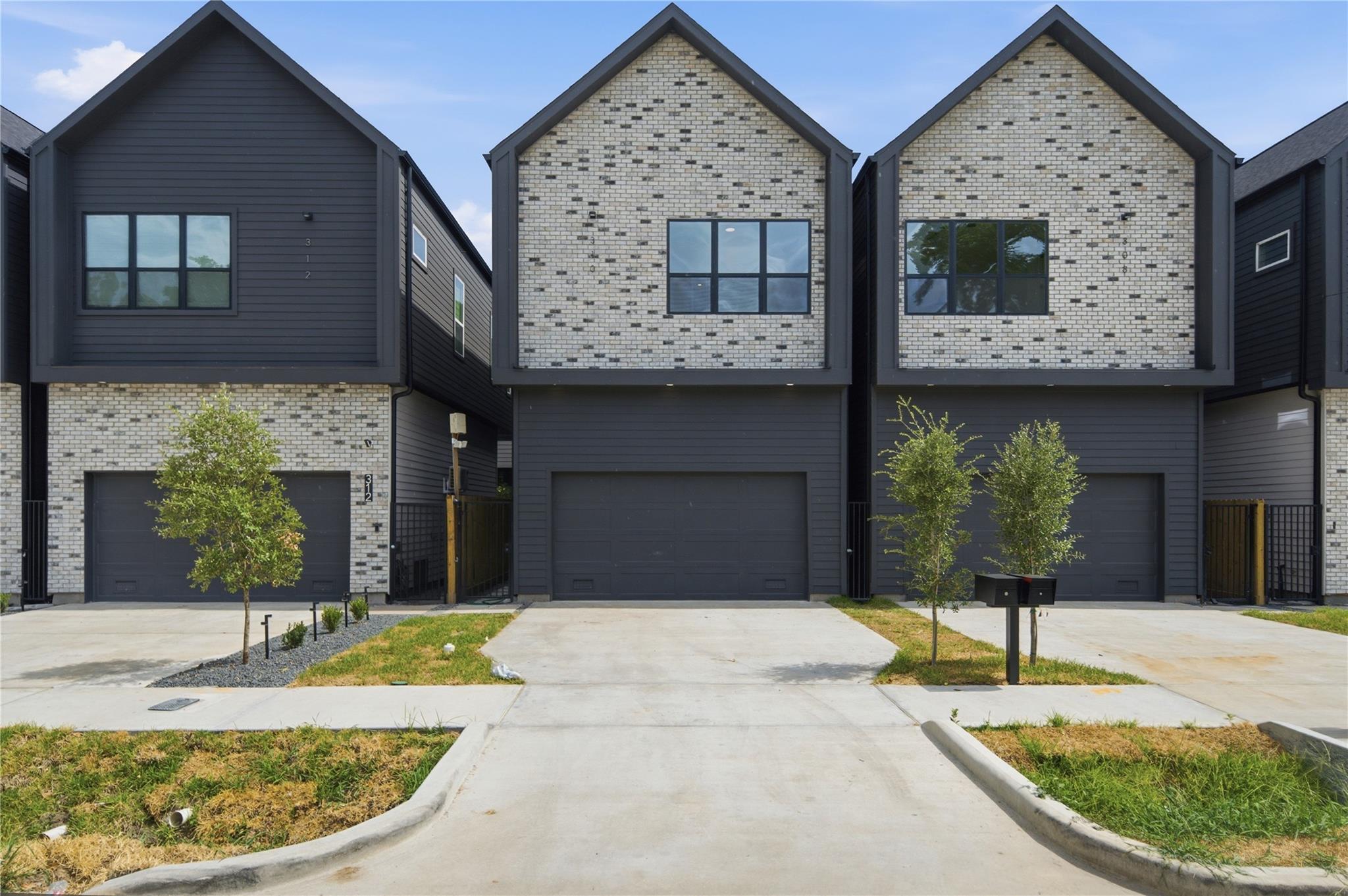 308 35 St, Houston, TX 77018