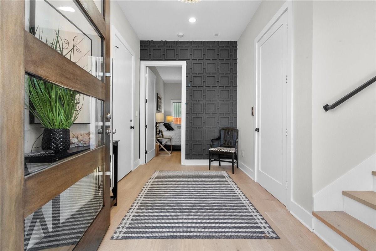 516 Reinerman St, Houston, TX 77007 photo