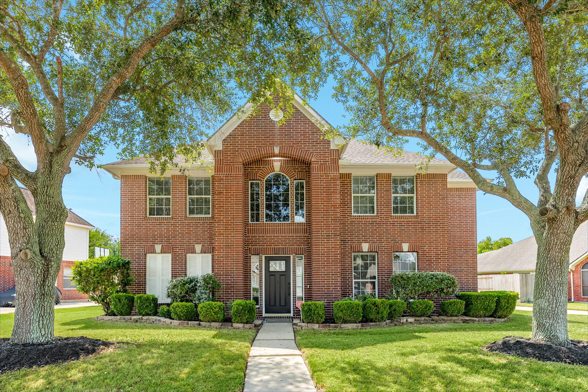 3206 Braesview Dr, Pearland, TX 77584
