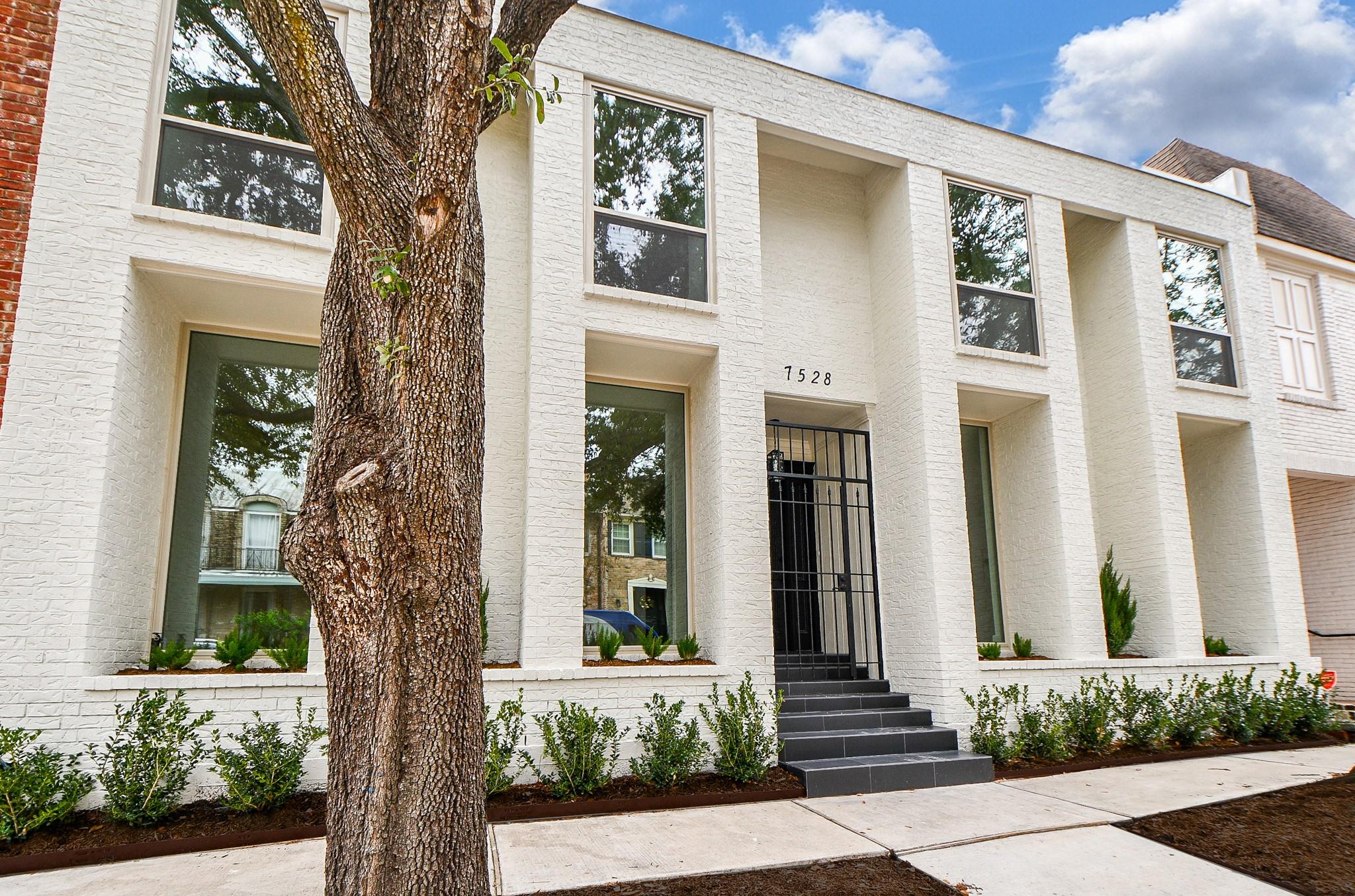 7528 Chevy Chase Dr, Houston, TX 77063