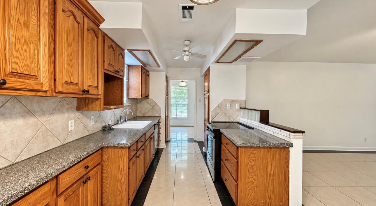10911 Sageleaf Ln, Houston, TX 77089 photo