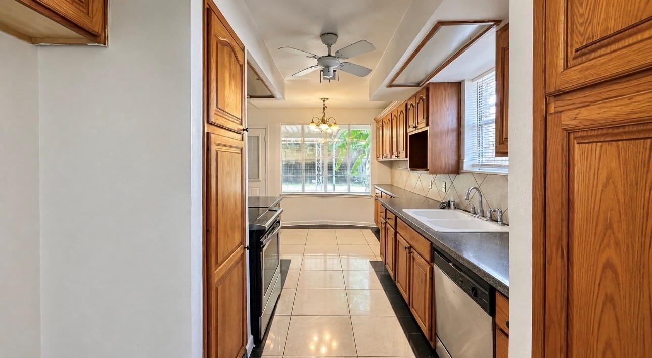 10911 Sageleaf Ln, Houston, TX 77089 photo