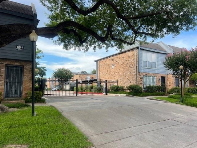 6202 Skyline Dr, Houston, TX 77057
