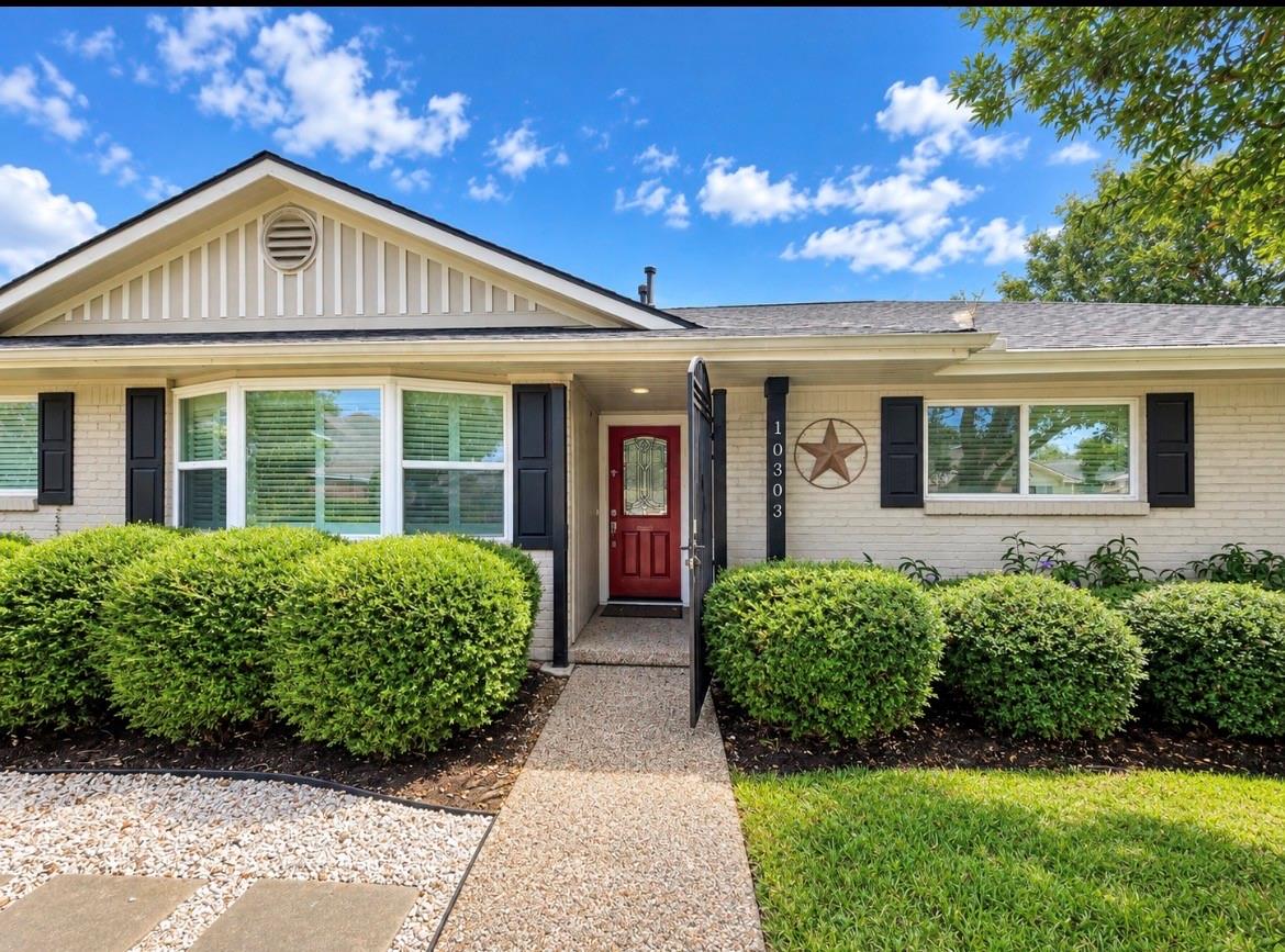 10303 Greenwillow St, Houston, TX 77035 photo