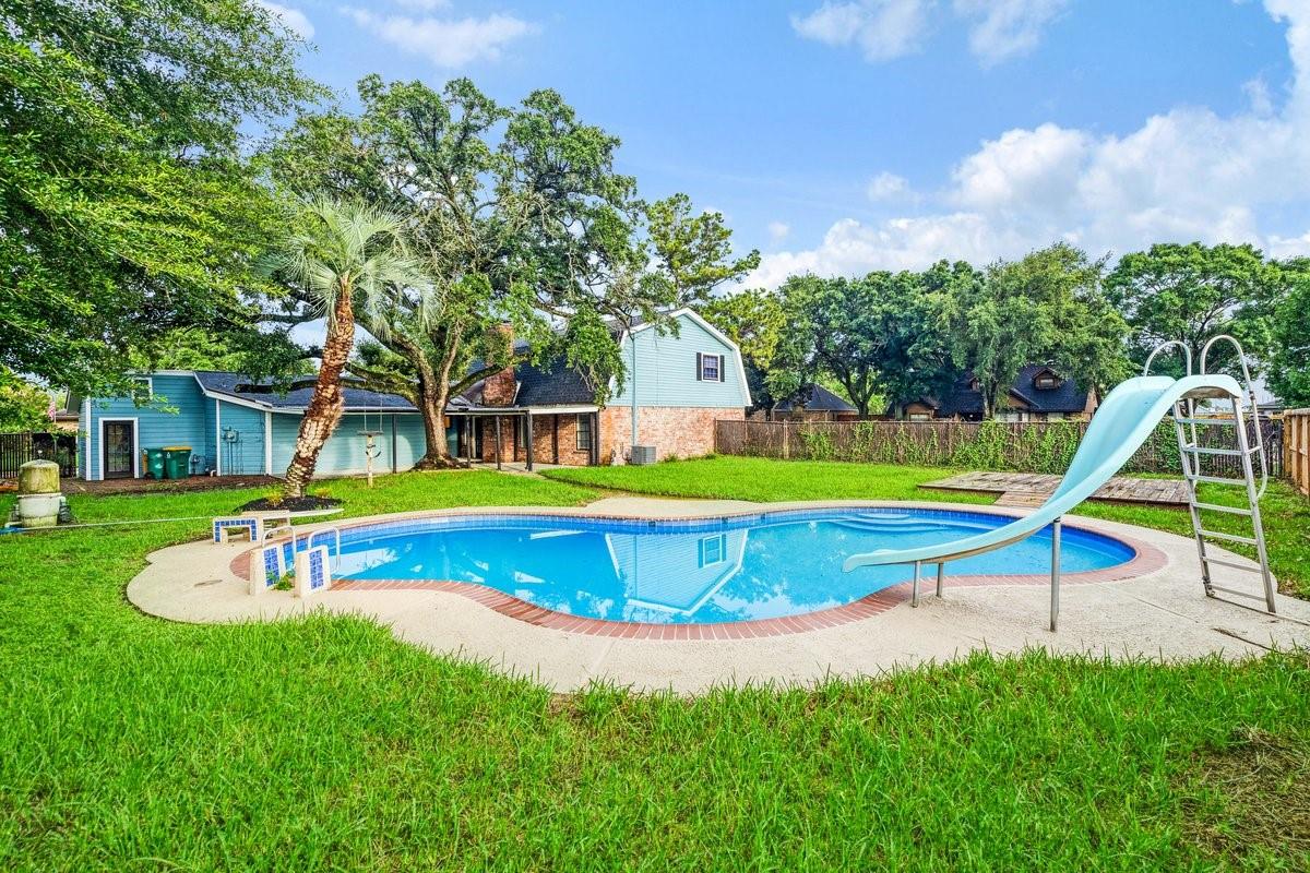 2207 S Palm Ct, Pasadena, TX 77502 photo