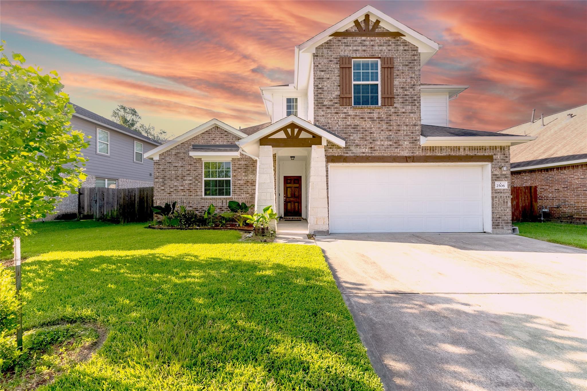 2506 Bay Hill Dr, Baytown, TX 77523