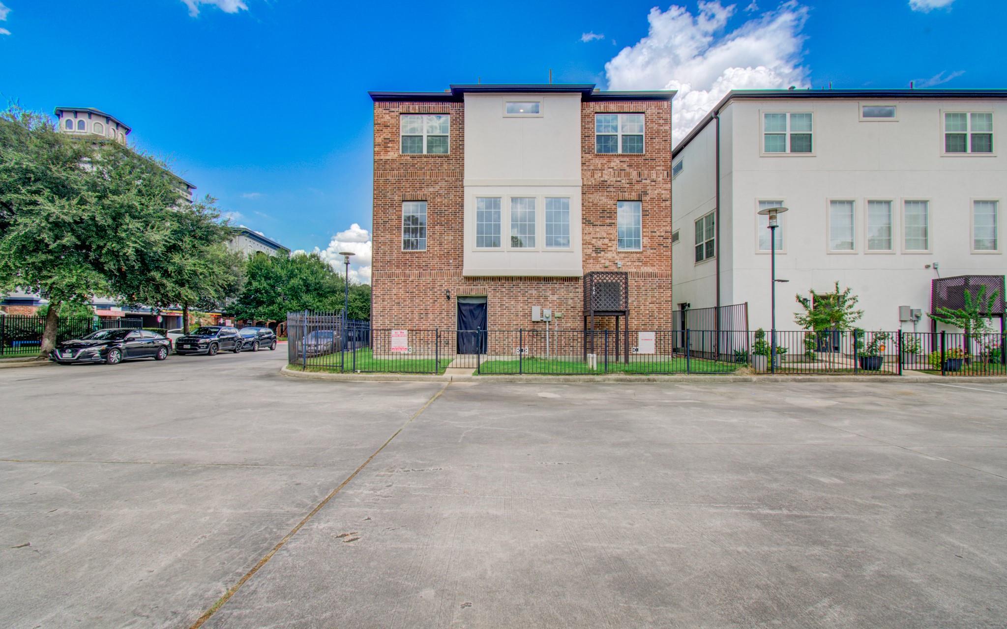 1743 Dominica Dr, Houston, TX 77345 photo