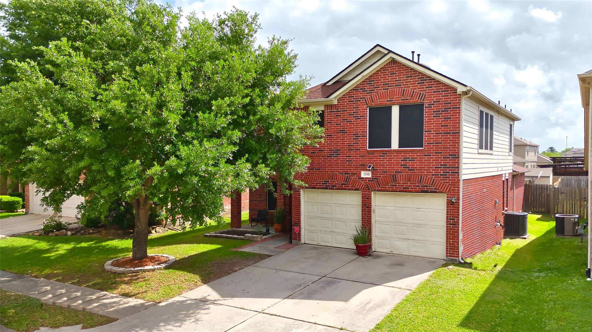 2210 Mountain Ranch Dr, Houston, TX 77049 photo