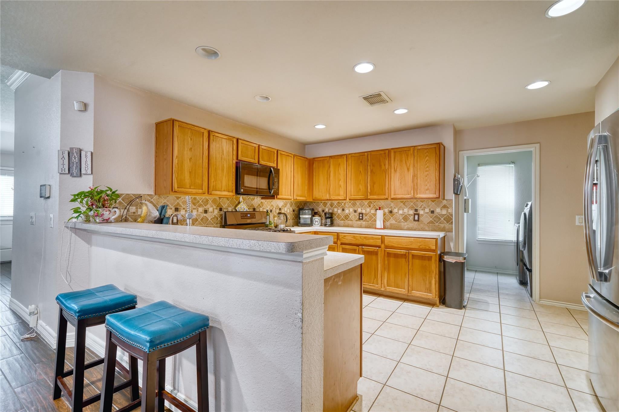 2210 Mountain Ranch Dr, Houston, TX 77049