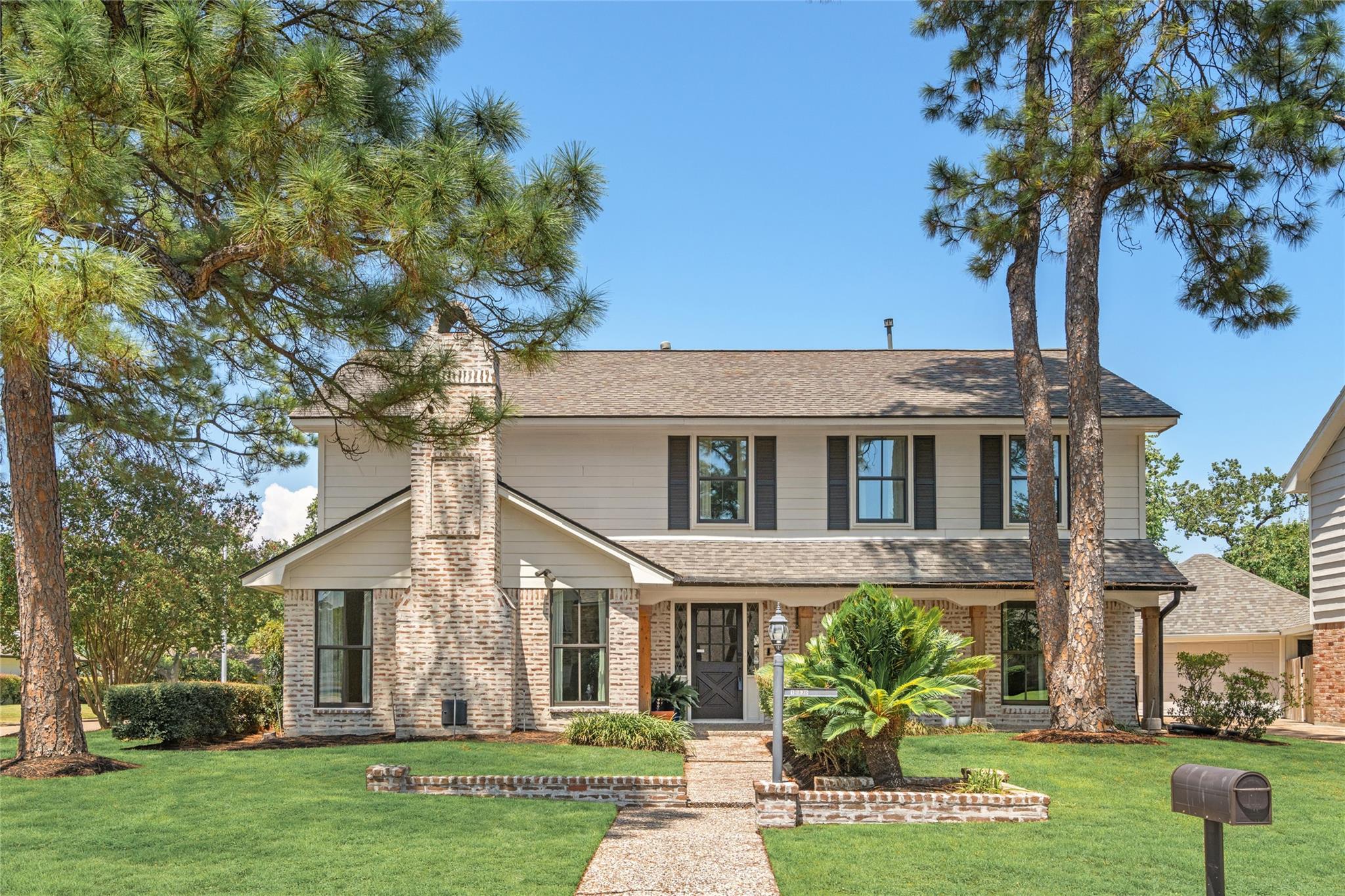 10830 Burgoyne Rd, Houston, TX 77042