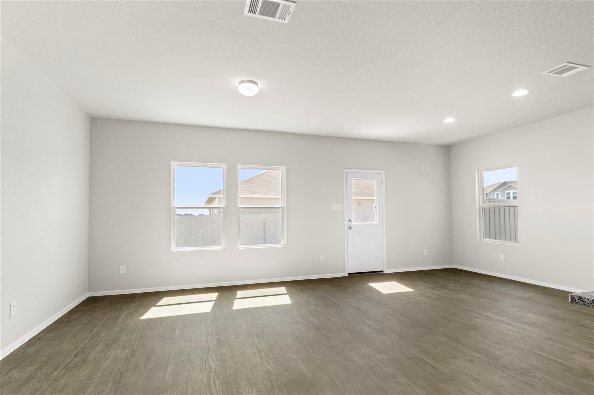 4522 Blue Mountain Laurel St, Pinehurst, TX 77362 photo