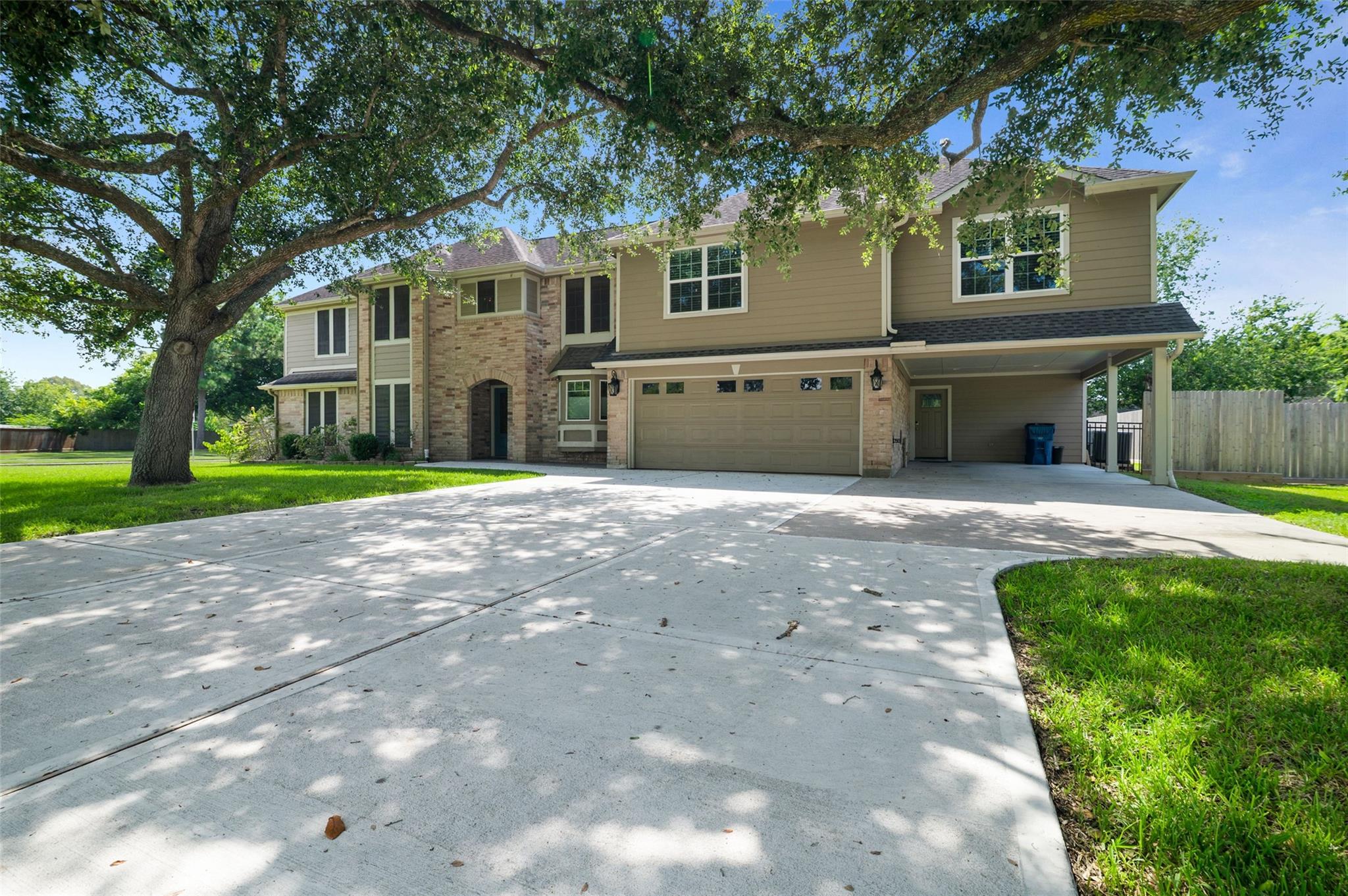 705 Briarmeadow Ave, Friendswood, TX 77546