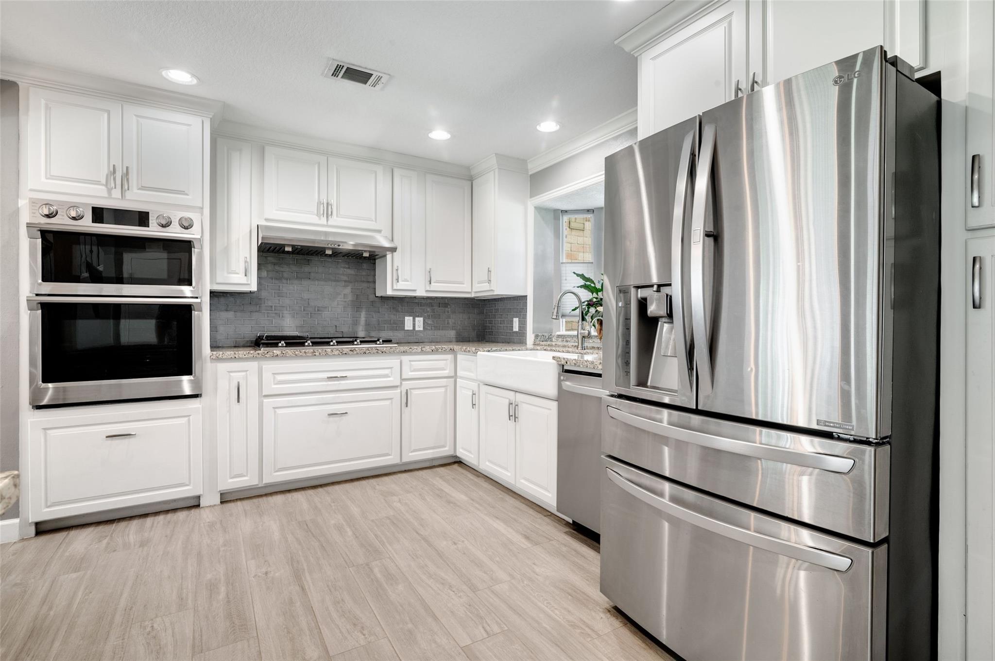 705 Briarmeadow Ave, Friendswood, TX 77546 photo
