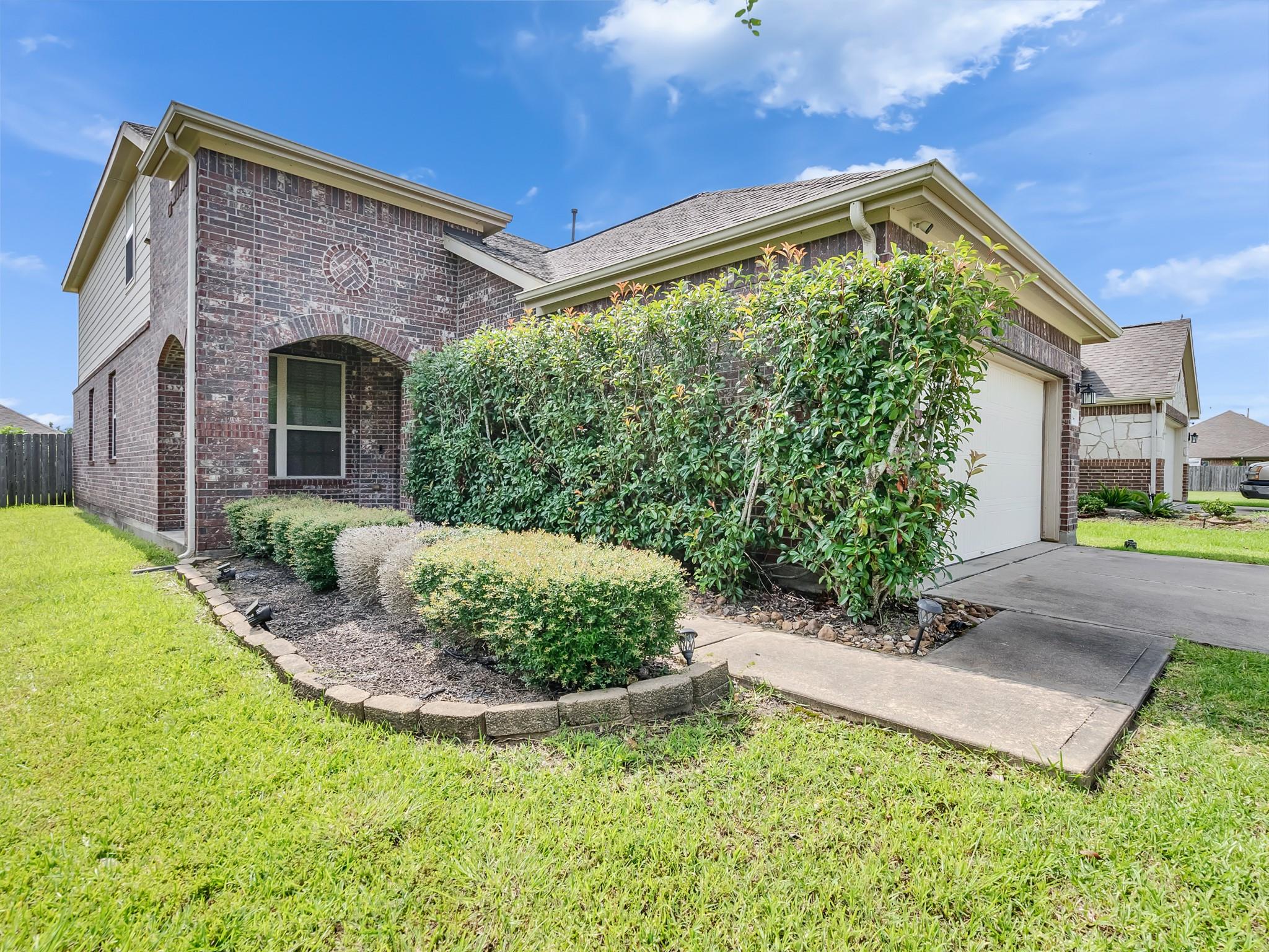 6864 Juniper Arbor Ln, League City, TX 77539