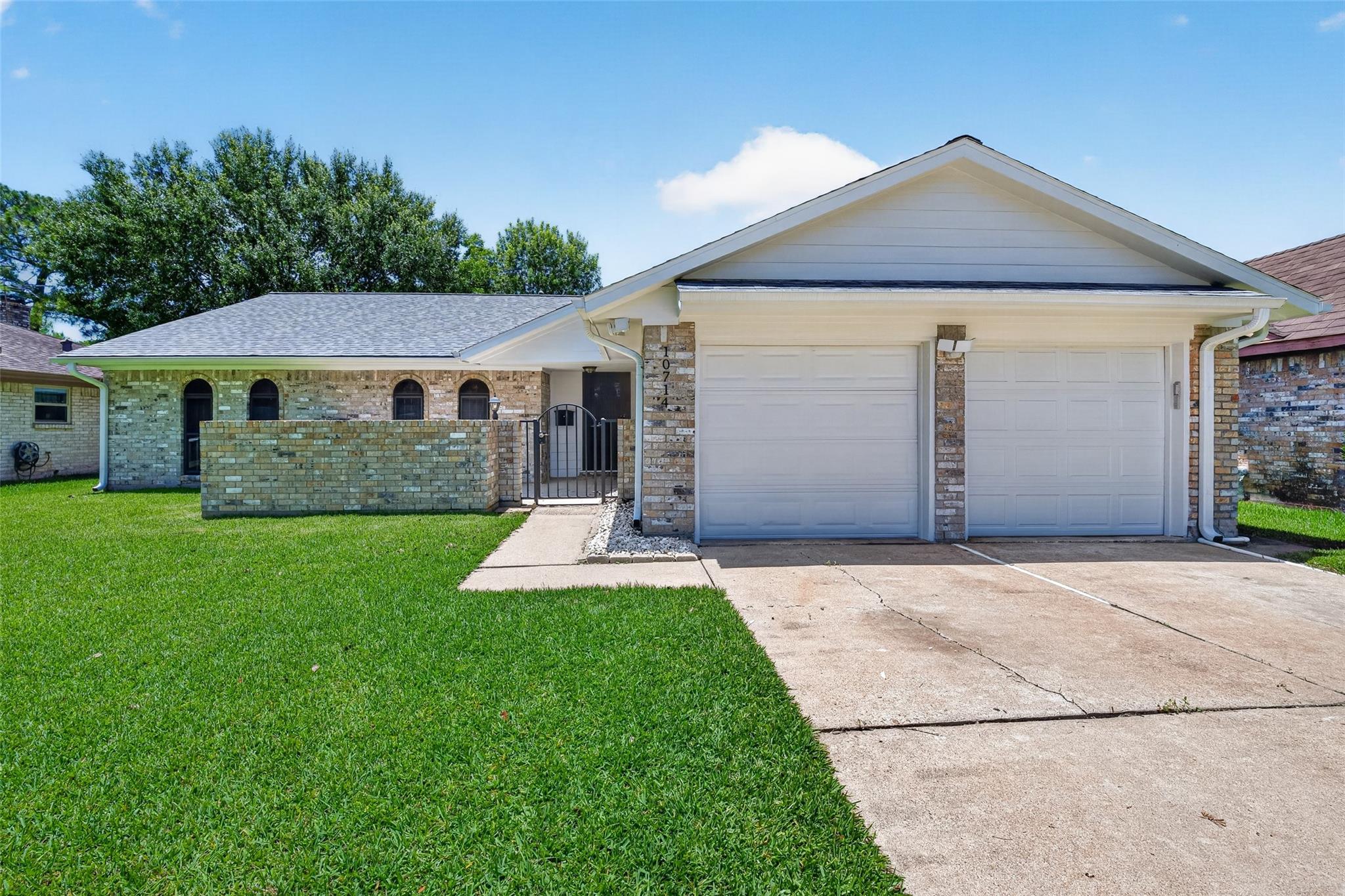 10714 Sagewind Dr, Houston, TX 77089