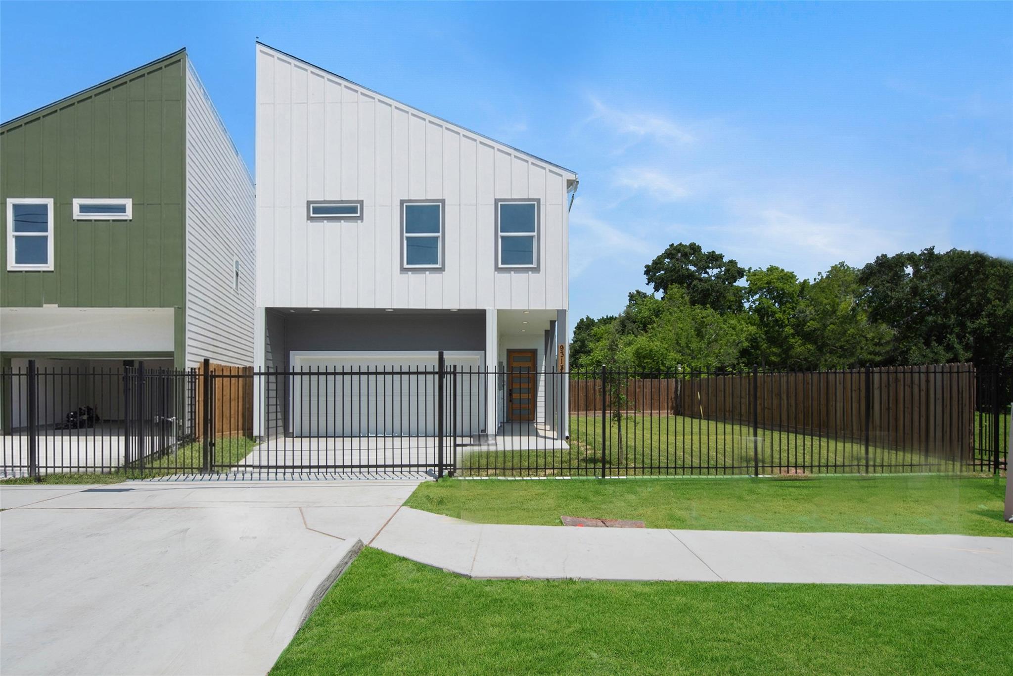 9313 Jutland Rd, Houston, TX 77033 photo