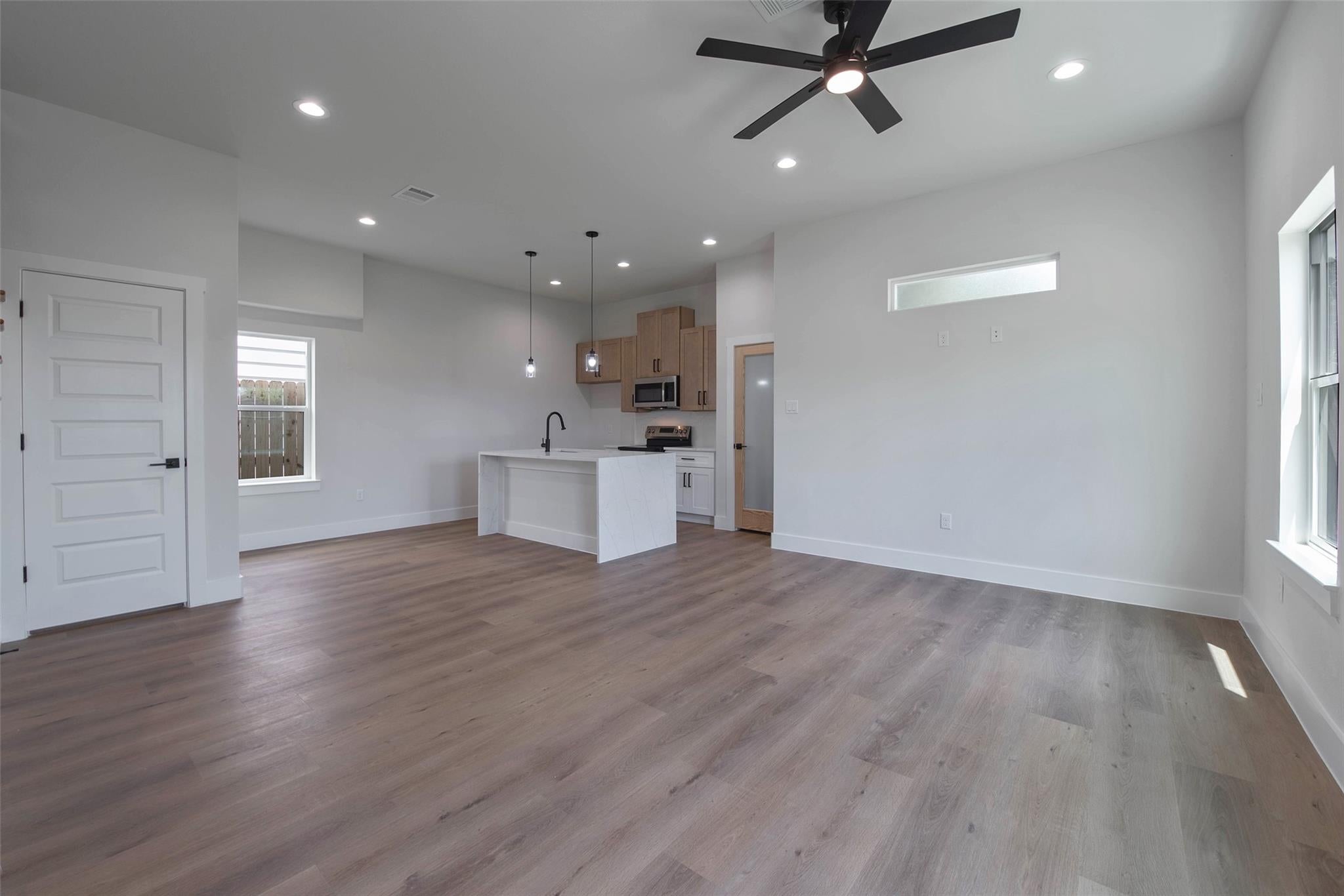 9313 Jutland Rd, Houston, TX 77033 photo