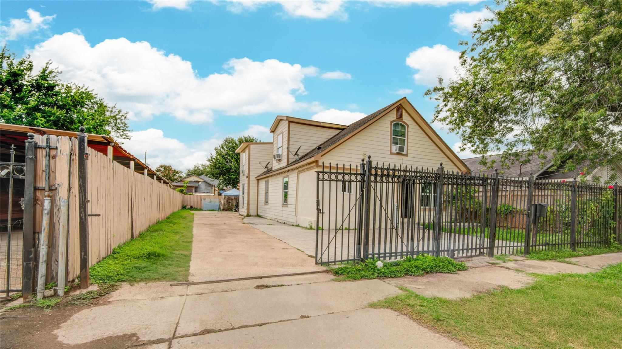 911 Wooding St, Houston, TX 77011 photo