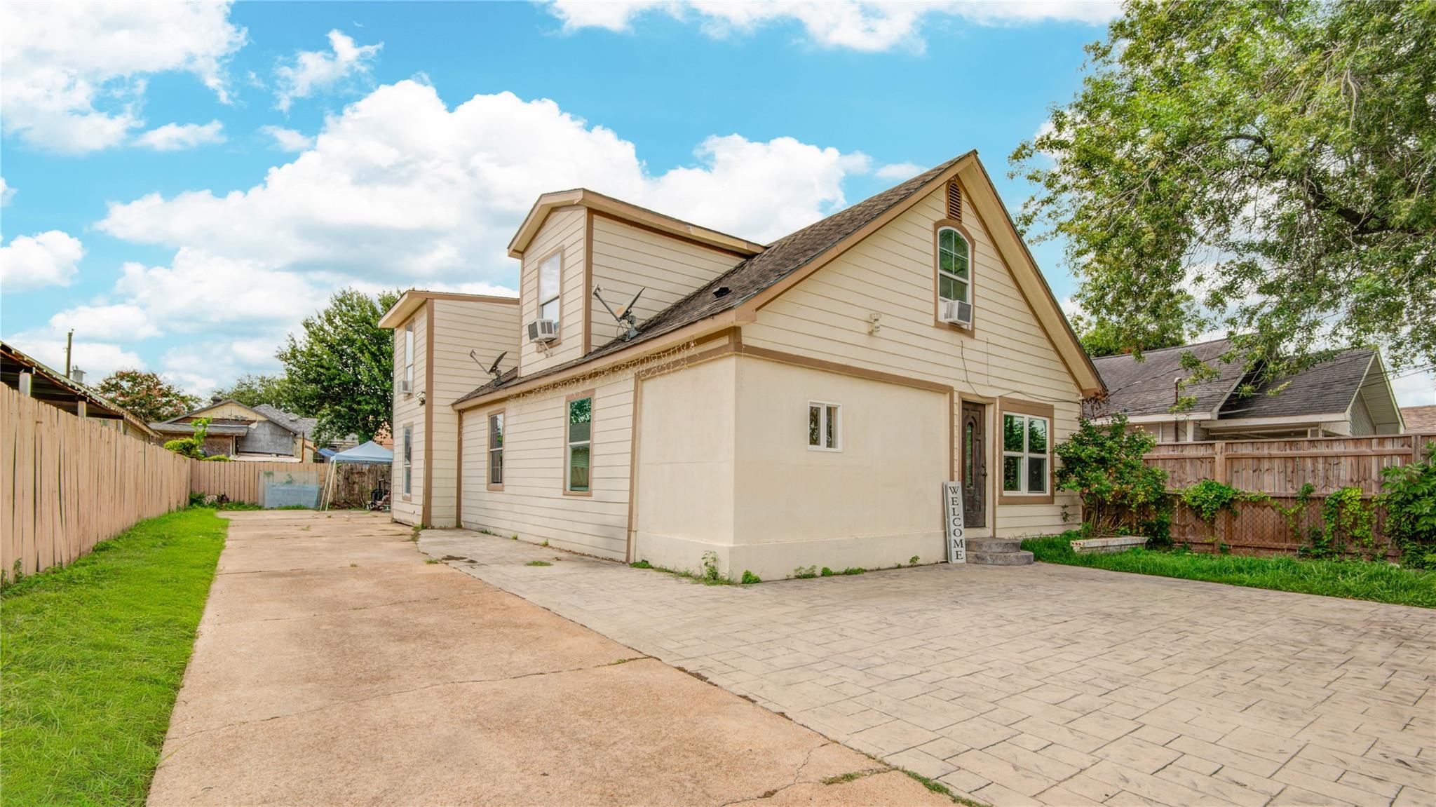 911 Wooding St, Houston, TX 77011 photo