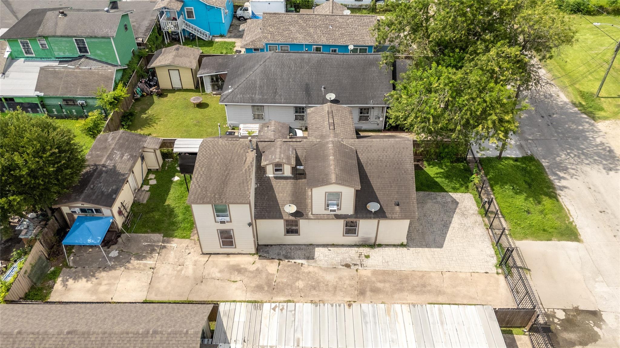 911 Wooding St, Houston, TX 77011
