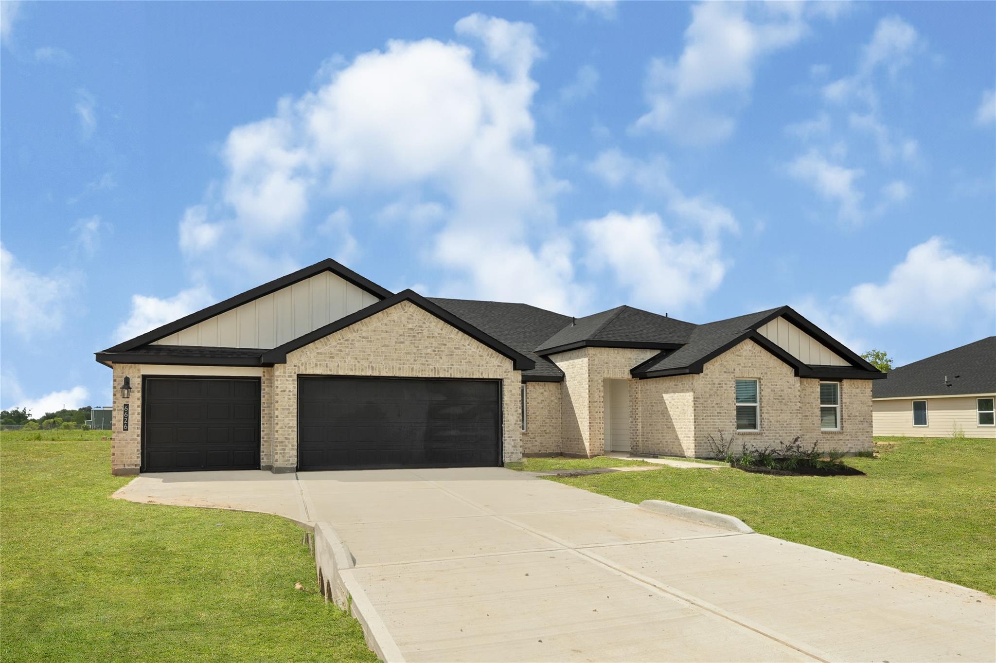 6611 Kingfisher Ln, Beasley, TX 77417