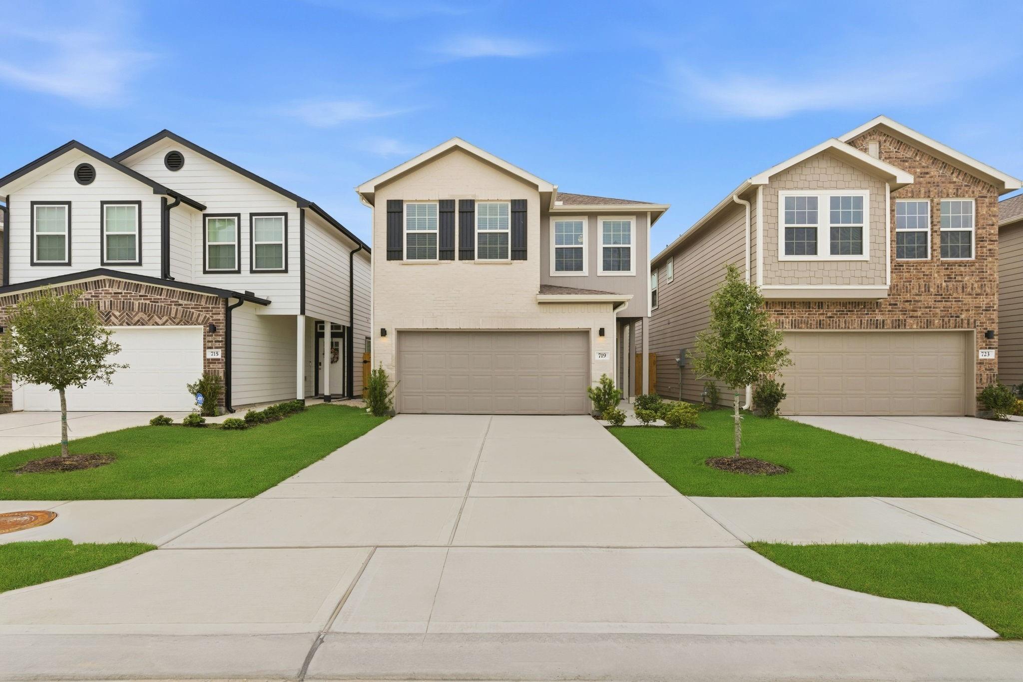 719 Majestic Eagle Ct, Houston, TX 77090 photo