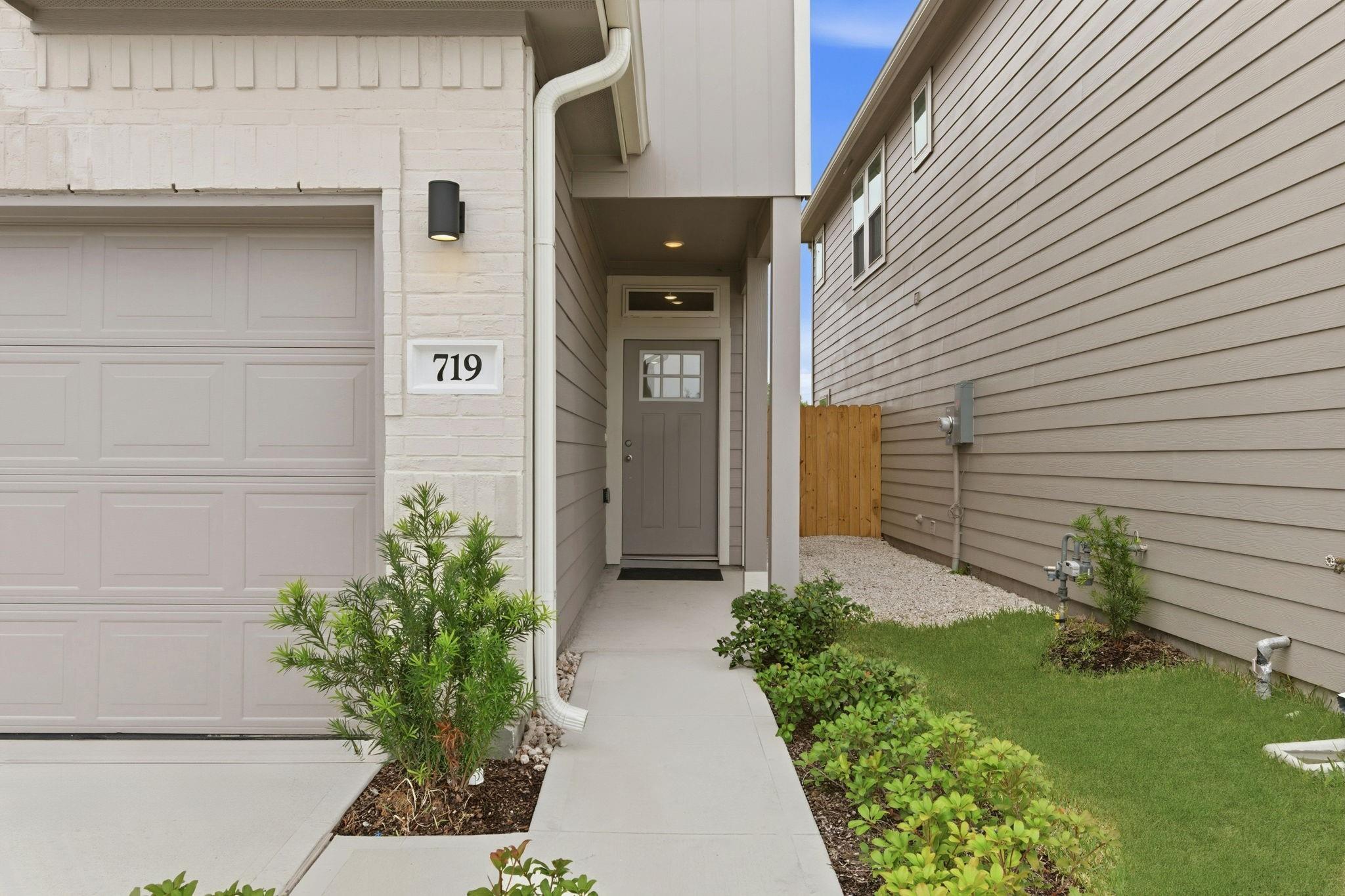 719 Majestic Eagle Ct, Houston, TX 77090 photo