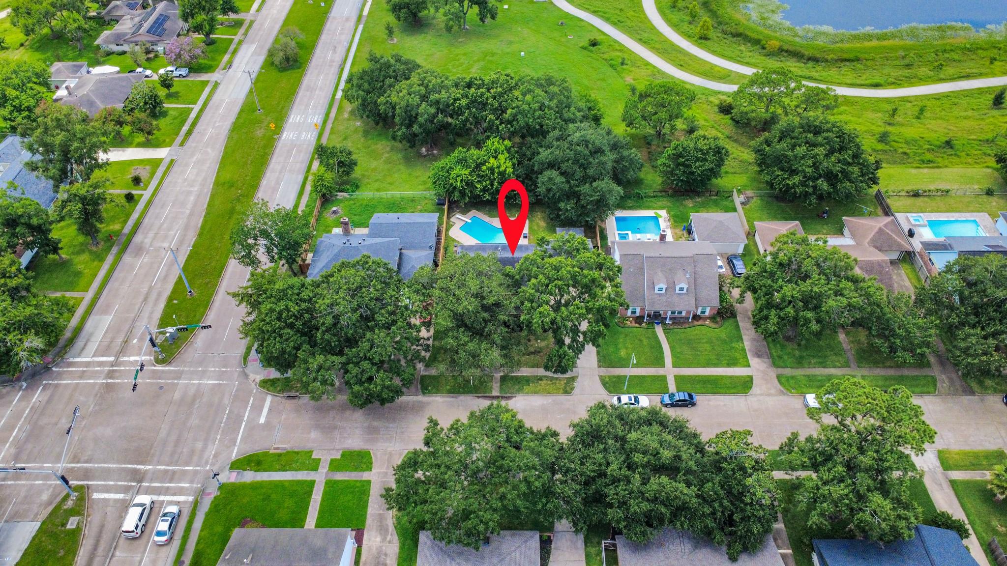 15538 Torry Pines Rd, Houston, TX 77062 photo