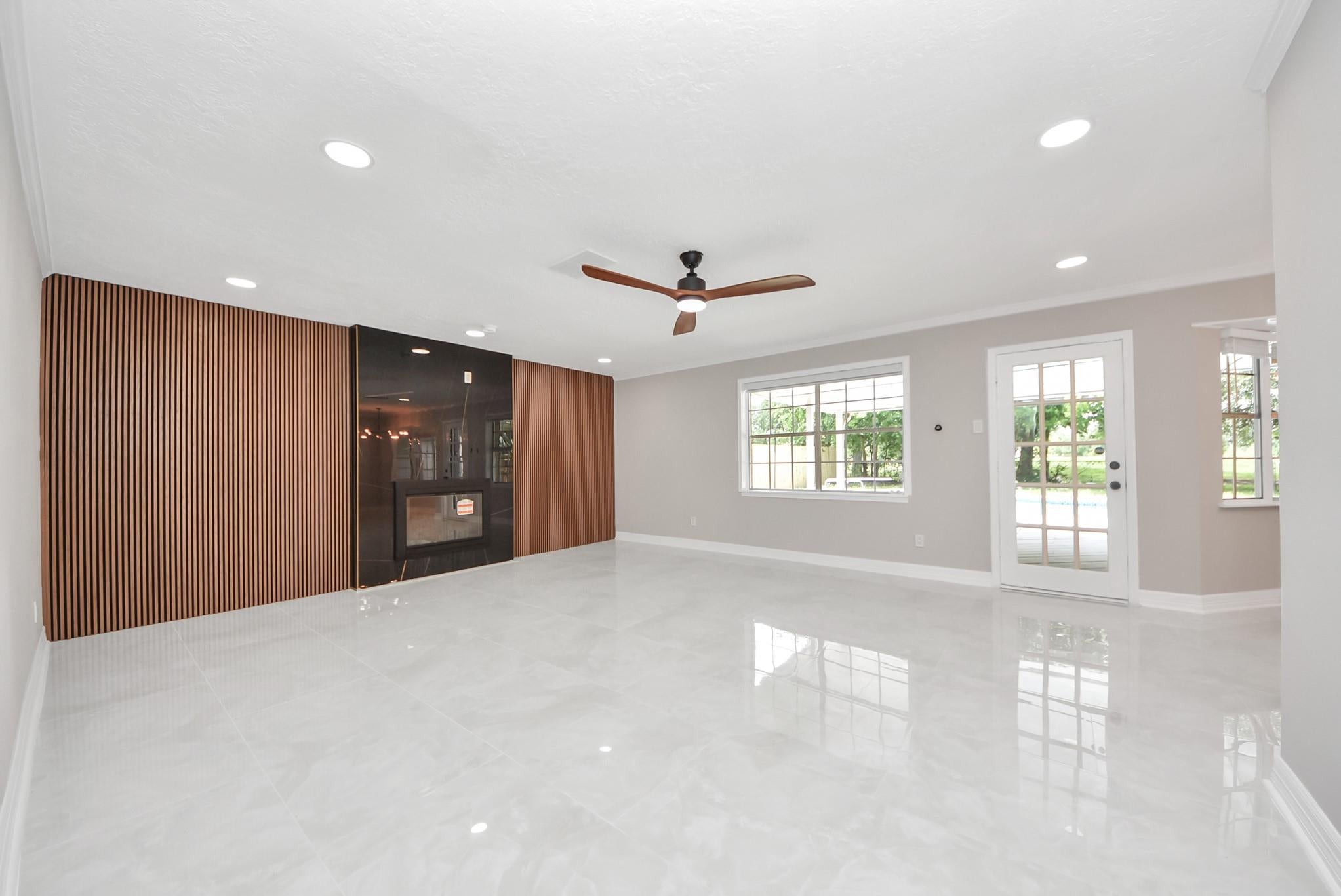 15538 Torry Pines Rd, Houston, TX 77062 photo